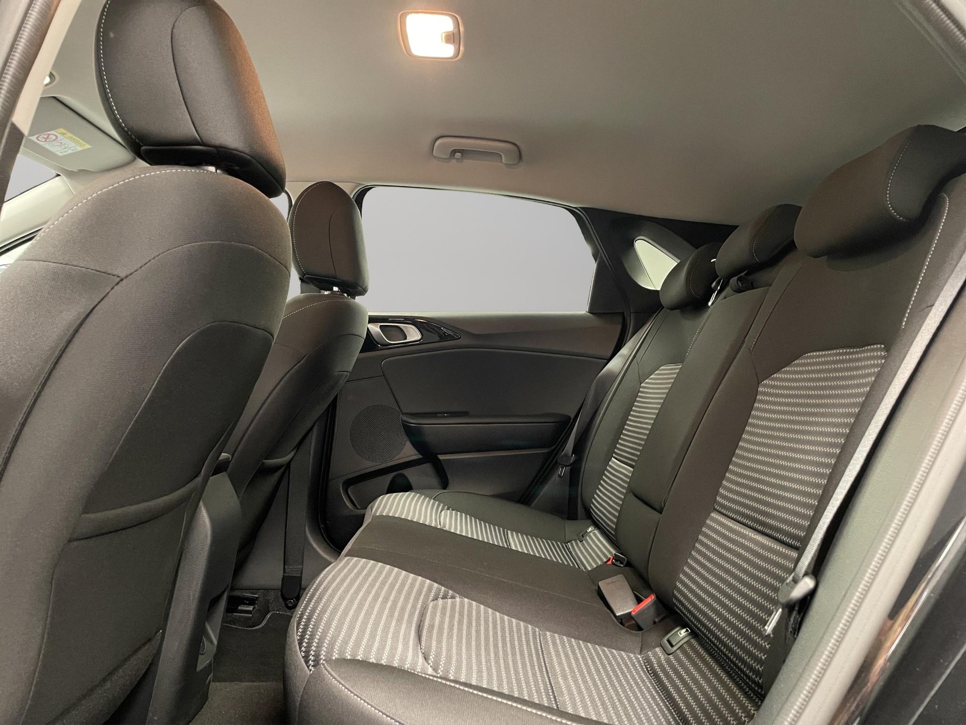 KIA Ceed 1.5 T-GDi MHEV Power-image-8