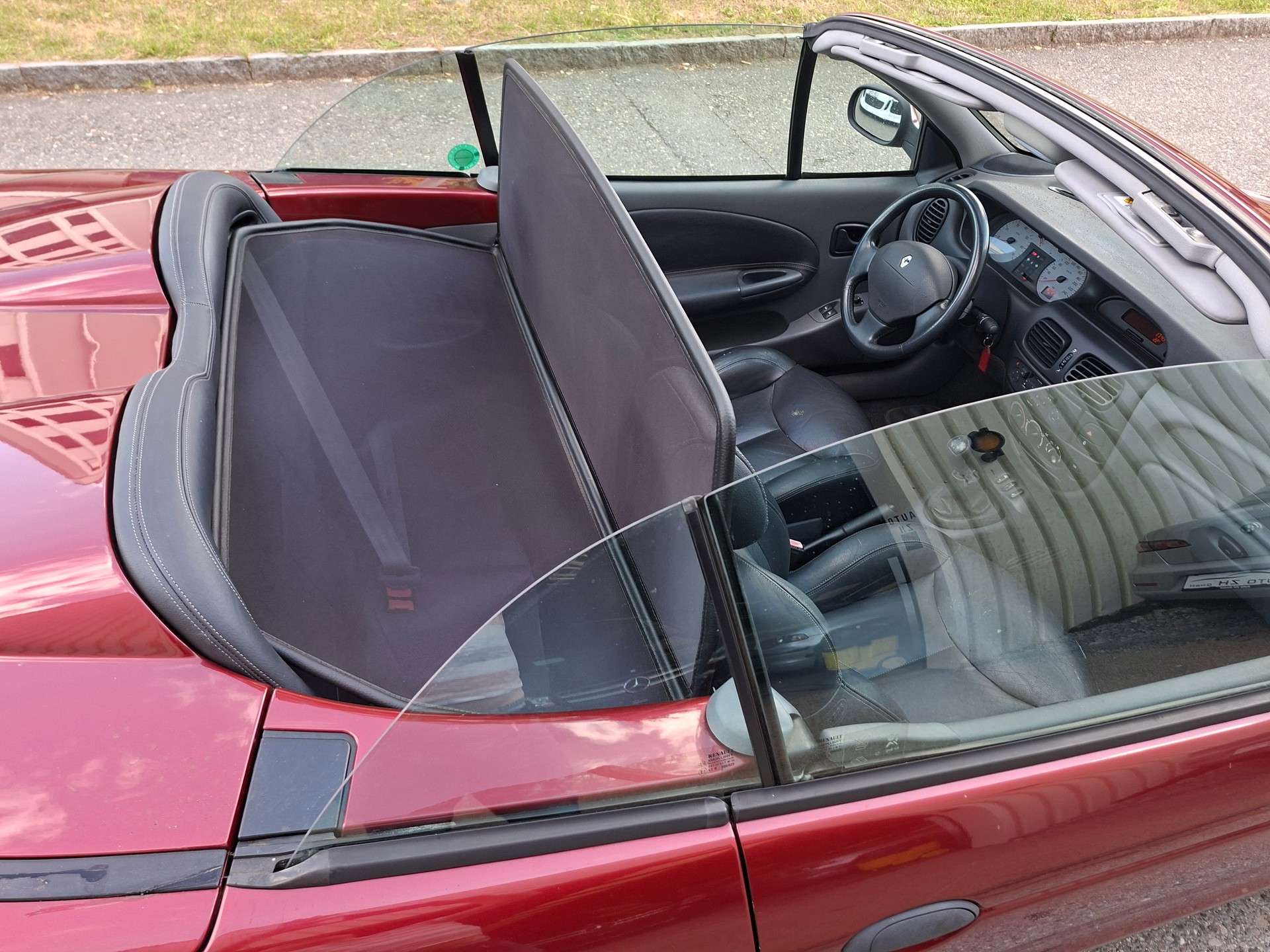 RENAULT Mégane 1.6 16V Impulsion-image-10