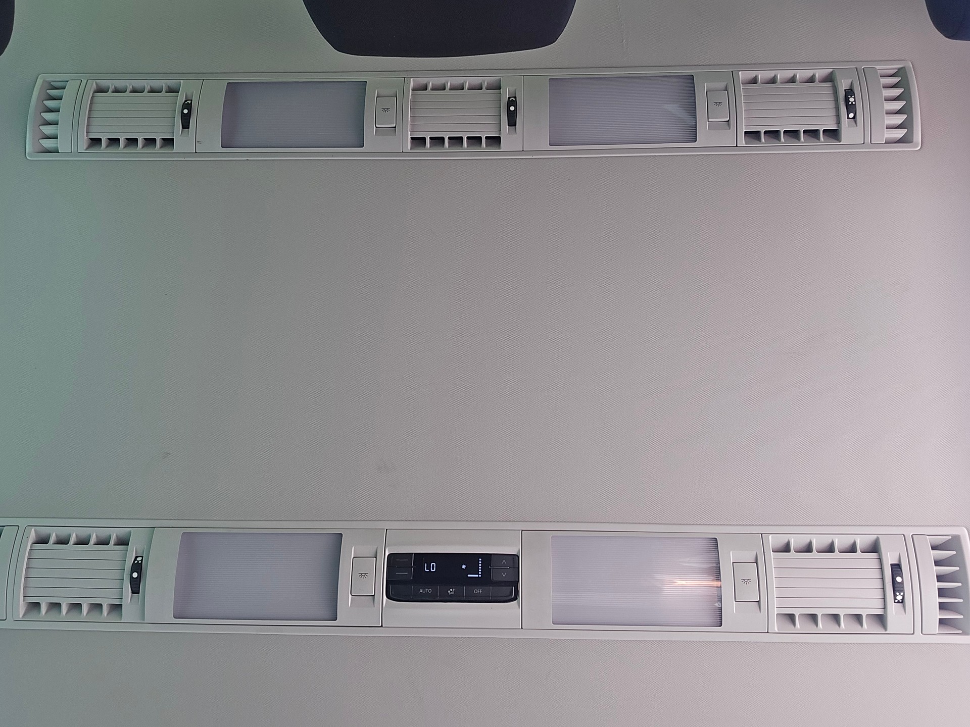 VW T6.1 2.0 Bi-TDI 4Motion DSG-image-11