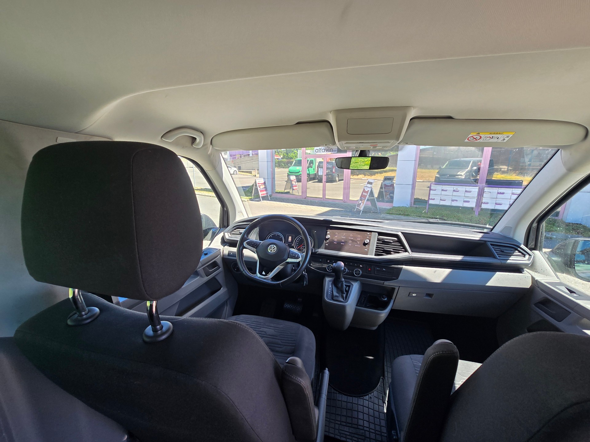 VW T6.1 2.0 Bi-TDI 4Motion DSG-image-10