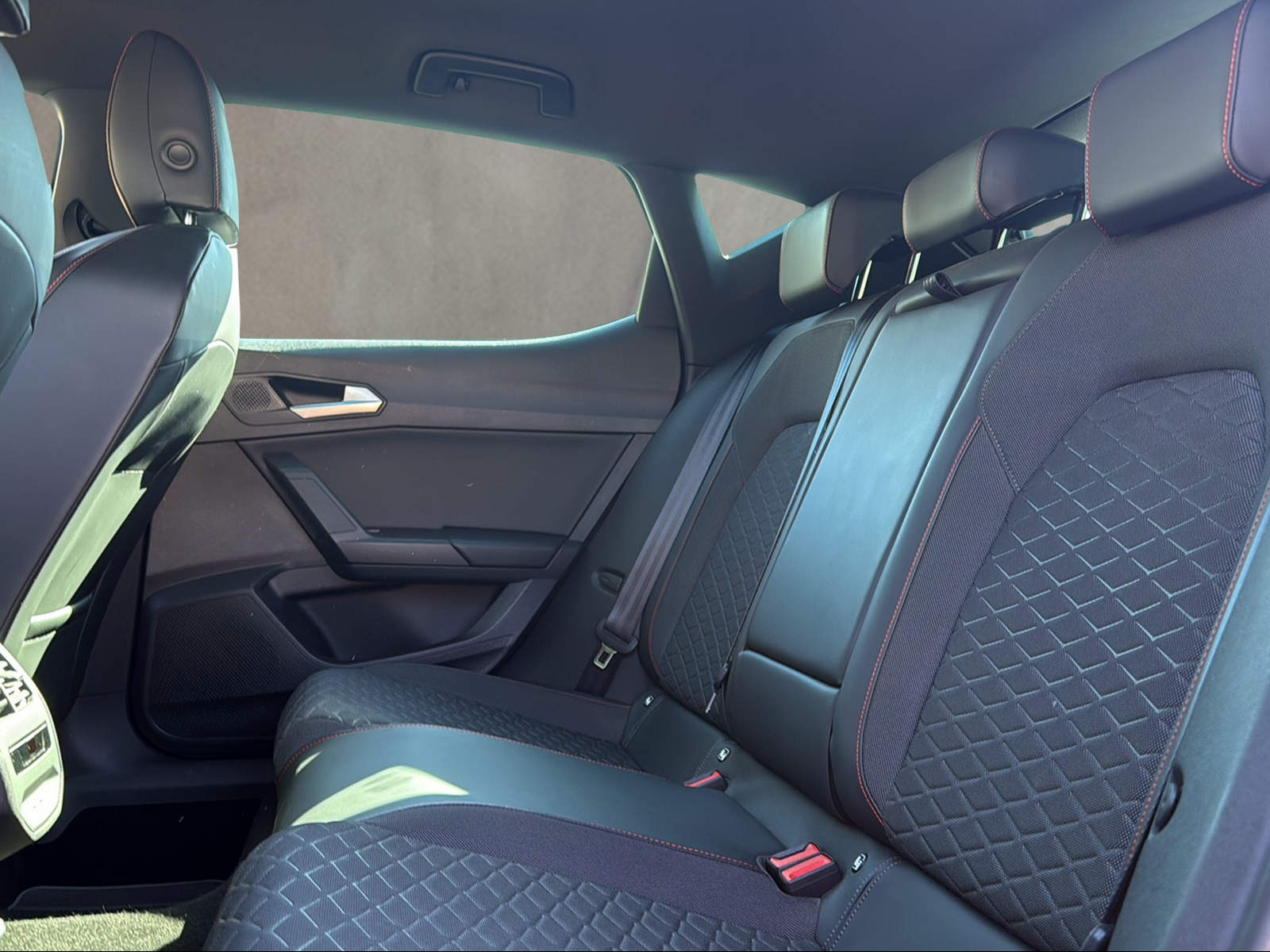 SEAT Leon 1.5 Eco TSI FR-image-11