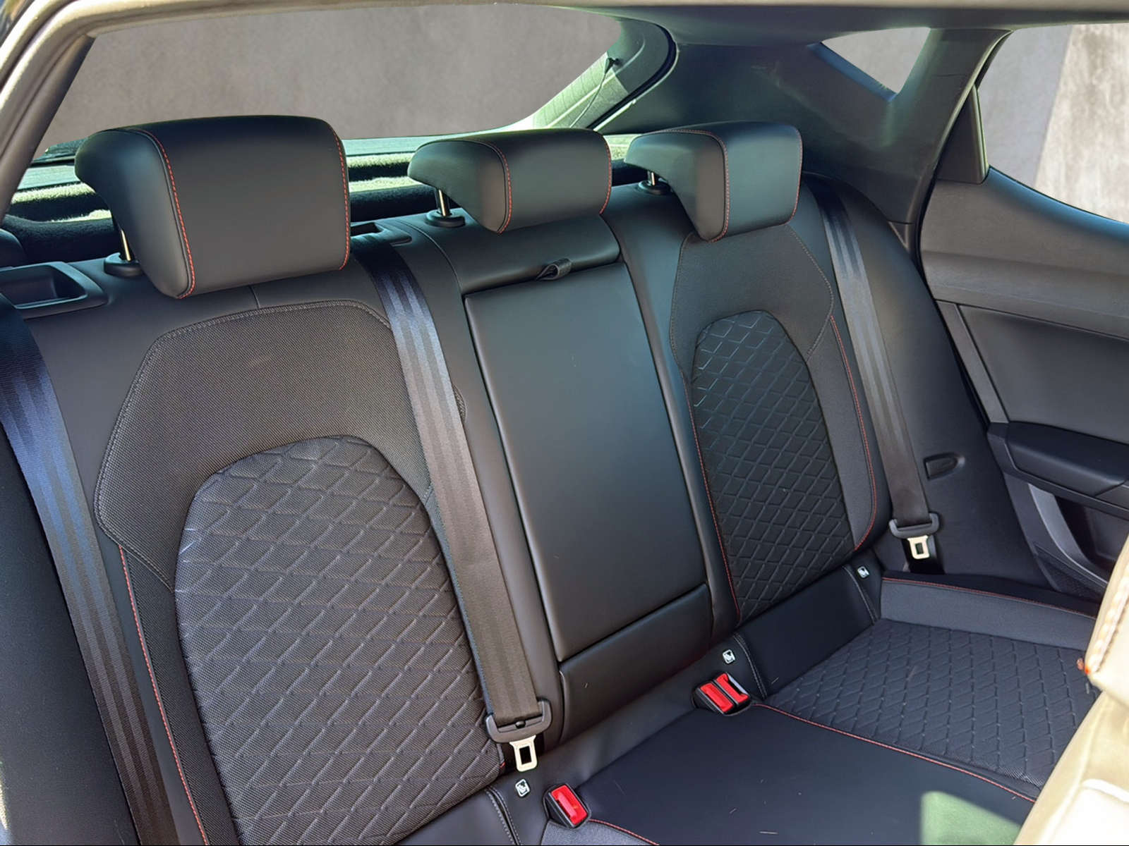 SEAT Leon 1.5 Eco TSI FR-image-12