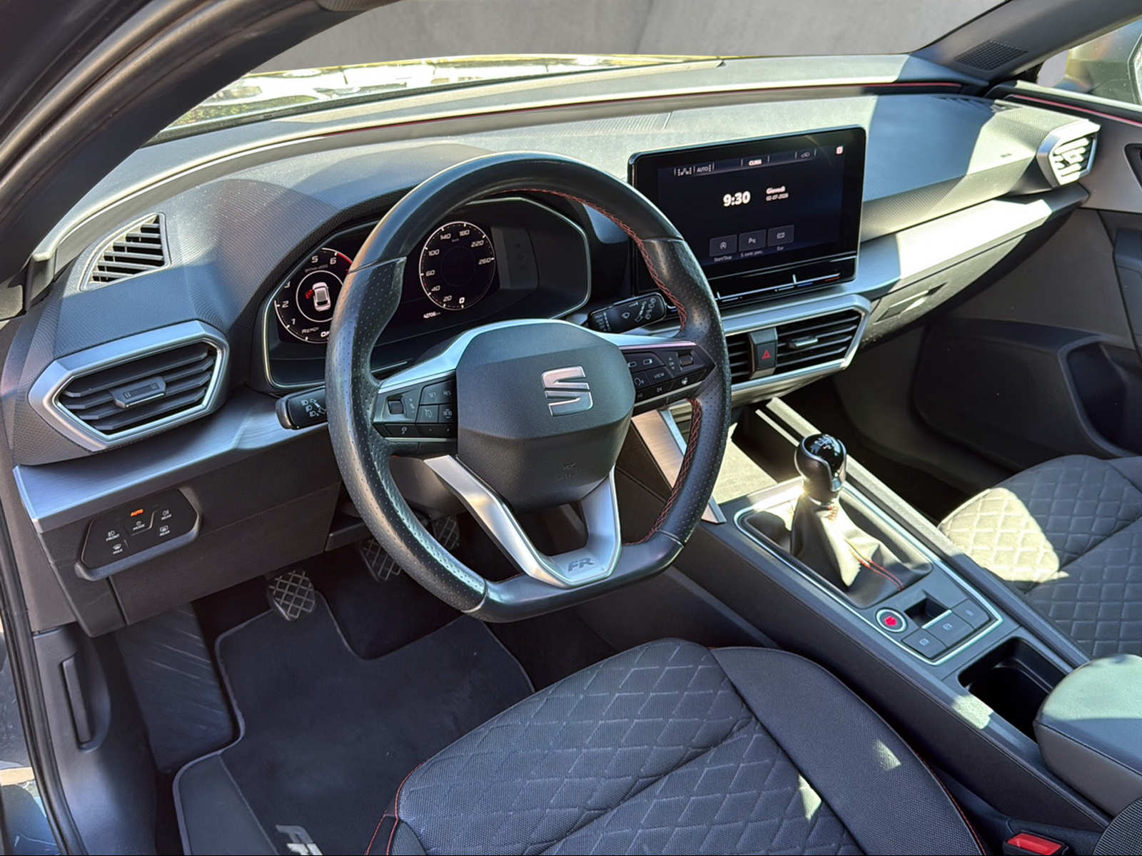 SEAT Leon 1.5 Eco TSI FR-image-9