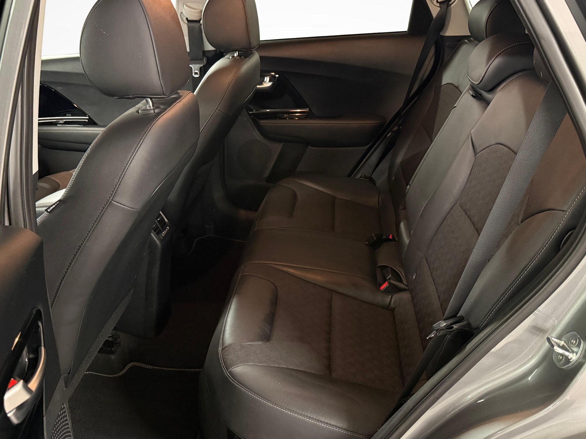 KIA Niro 1.6 GDi Plug-in Hybrid Power-image-10