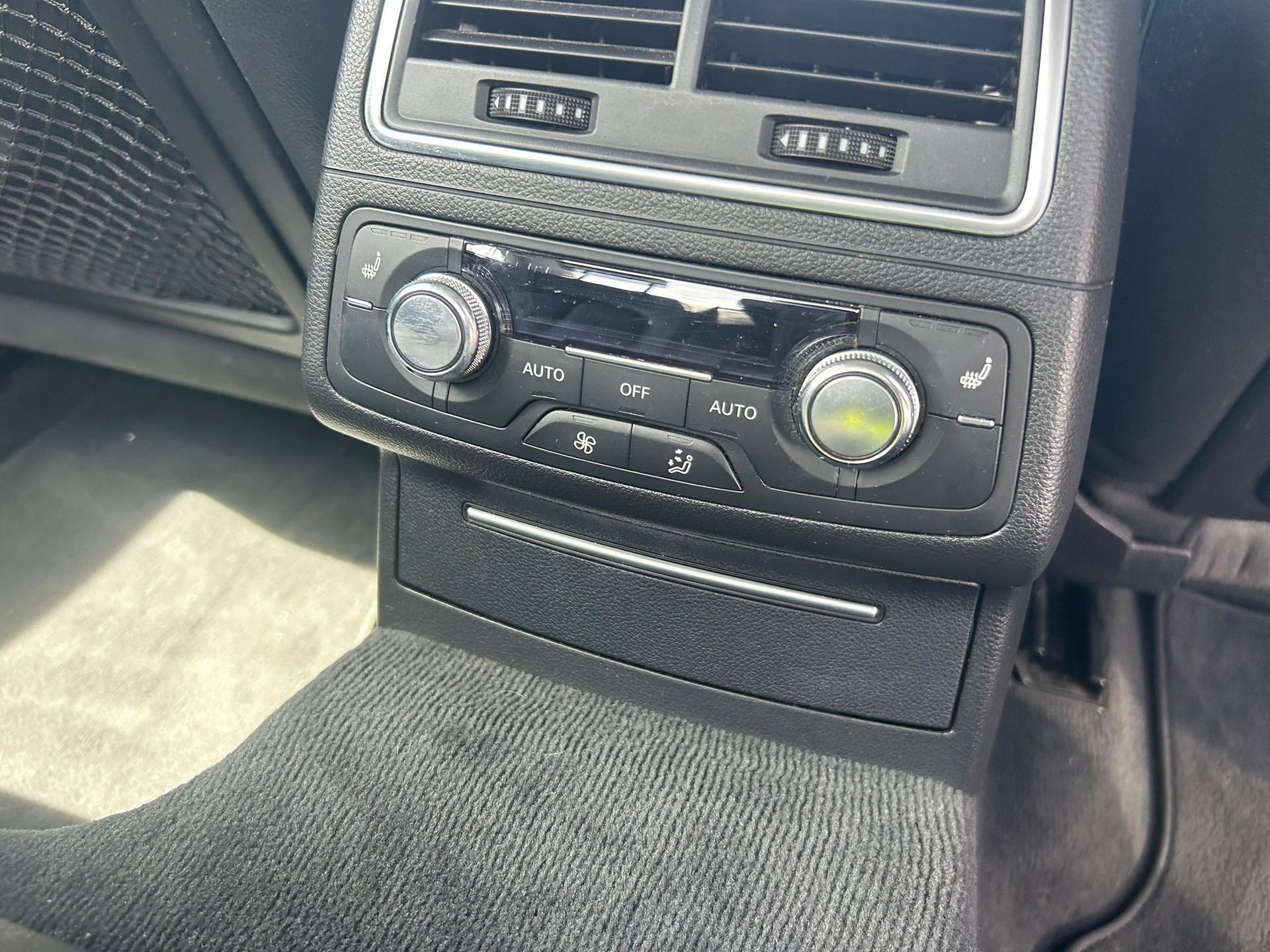 AUDI A6 3.0 TDI-image-6