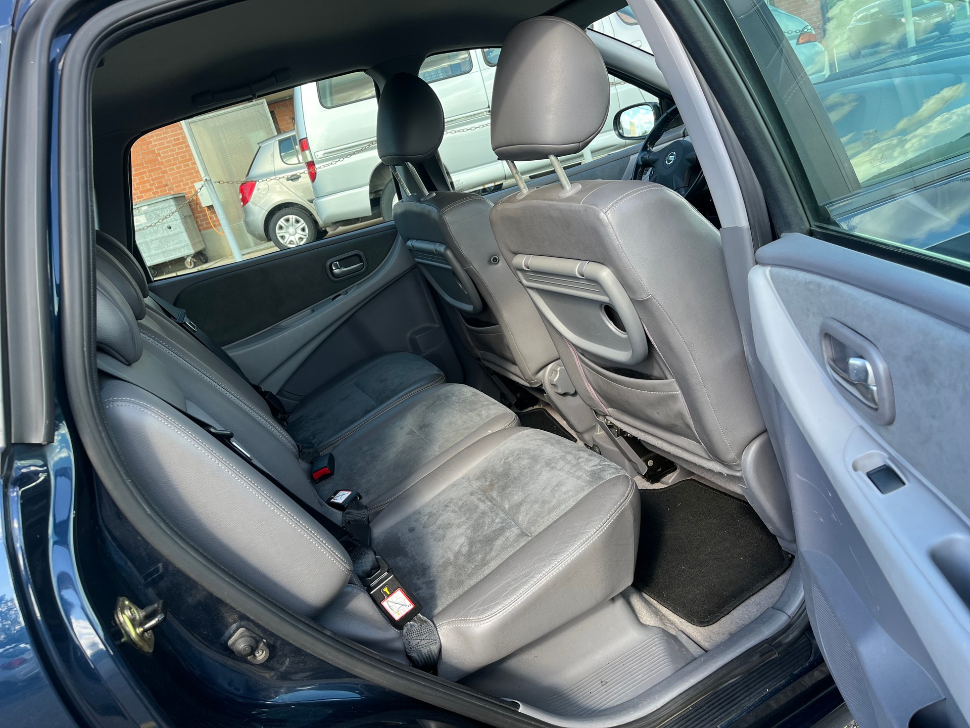 NISSAN Nissan Almera Tino Automat Benzin Jg.2004 mit Klimaanlage-image-10