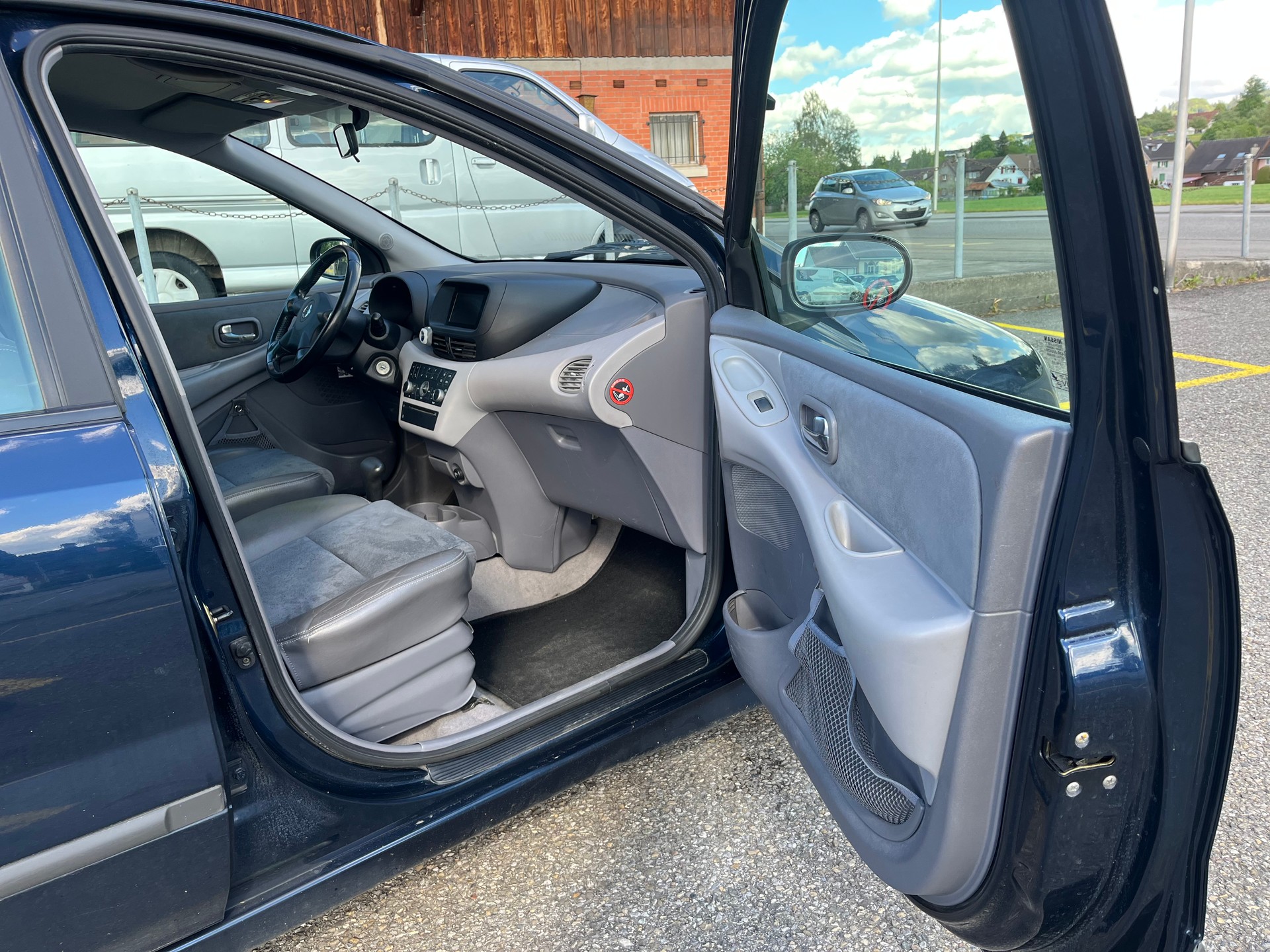 NISSAN Nissan Almera Tino Automat Benzin Jg.2004 mit Klimaanlage-image-7