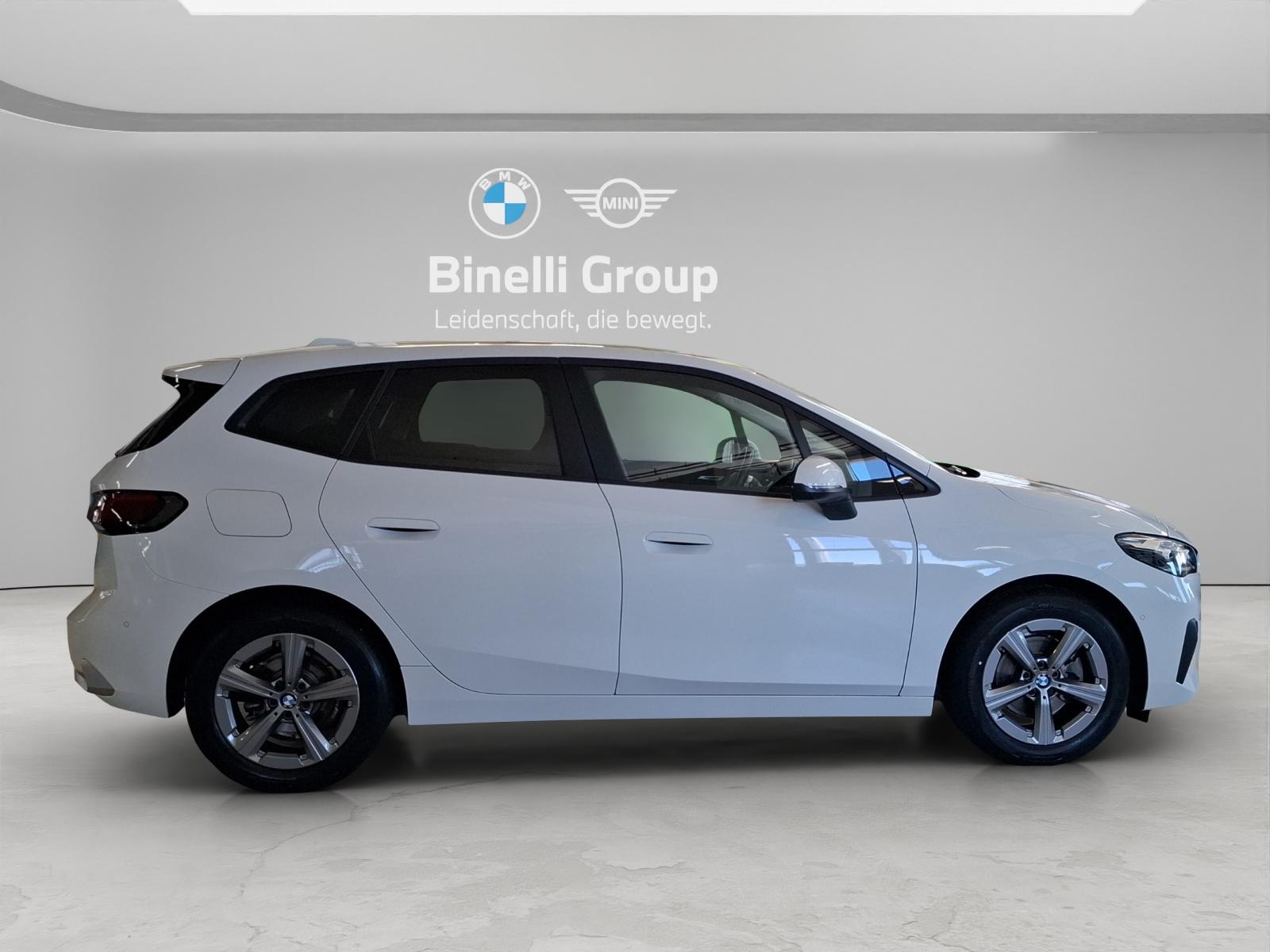 BMW 218i Active Tourer-image-17