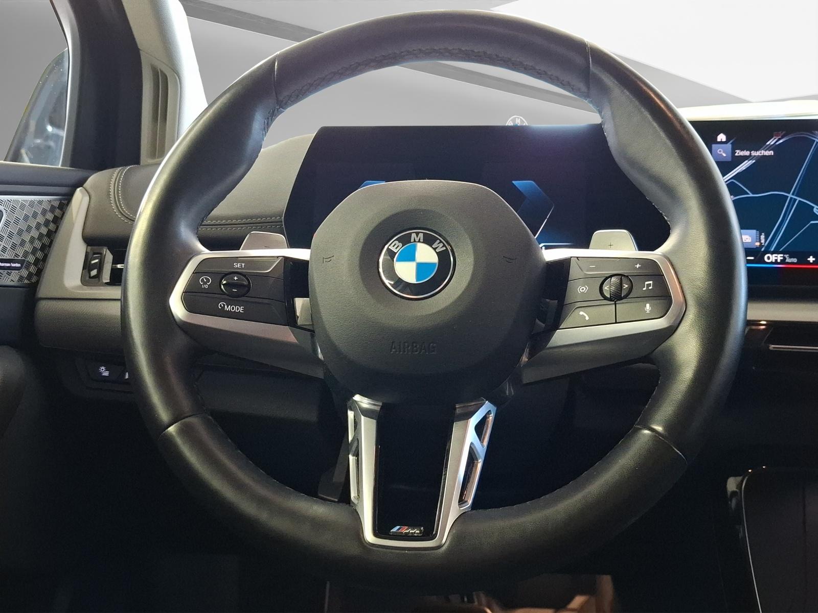 BMW 218i Active Tourer-image-10
