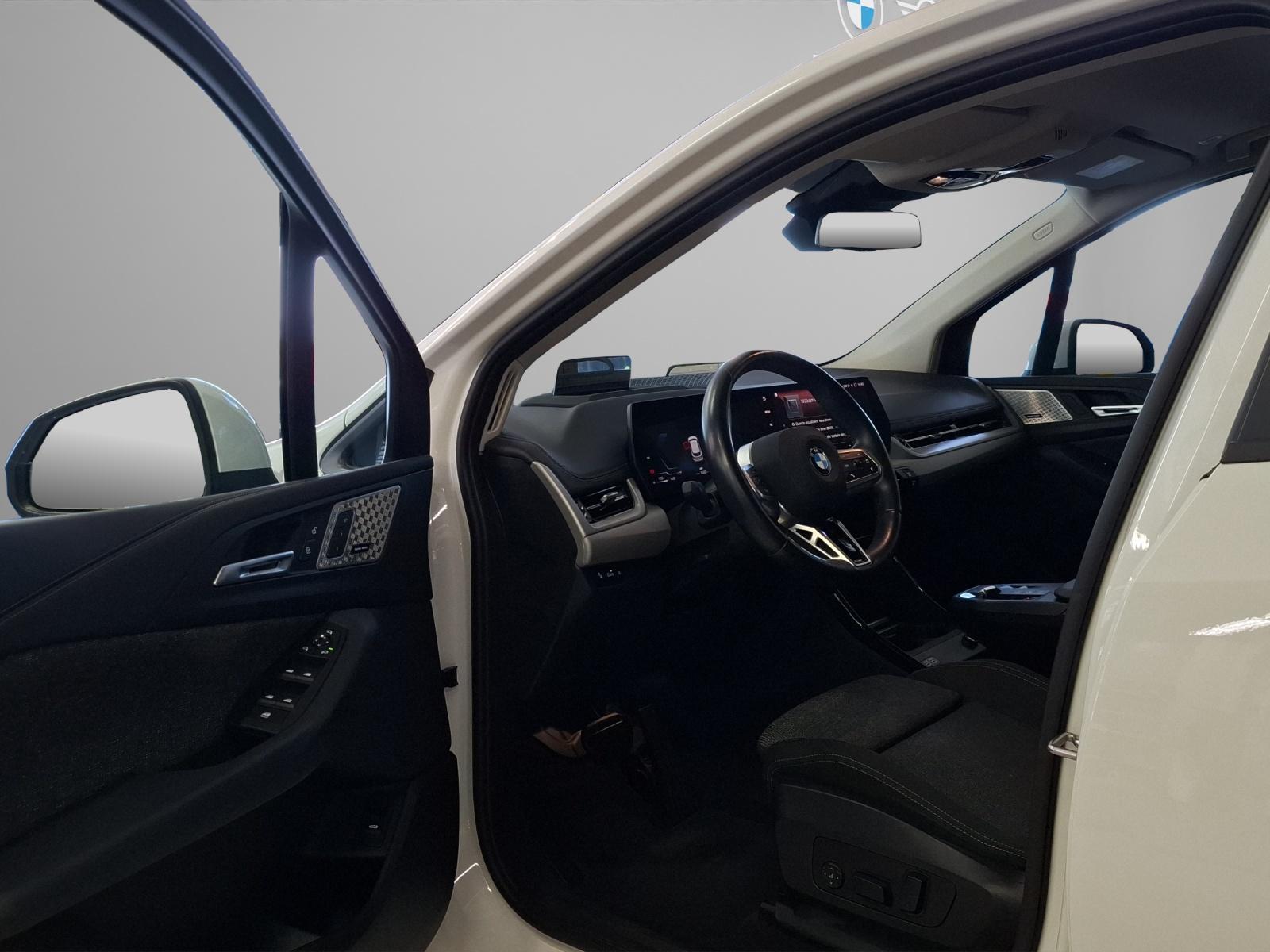 BMW 218i Active Tourer-image-3