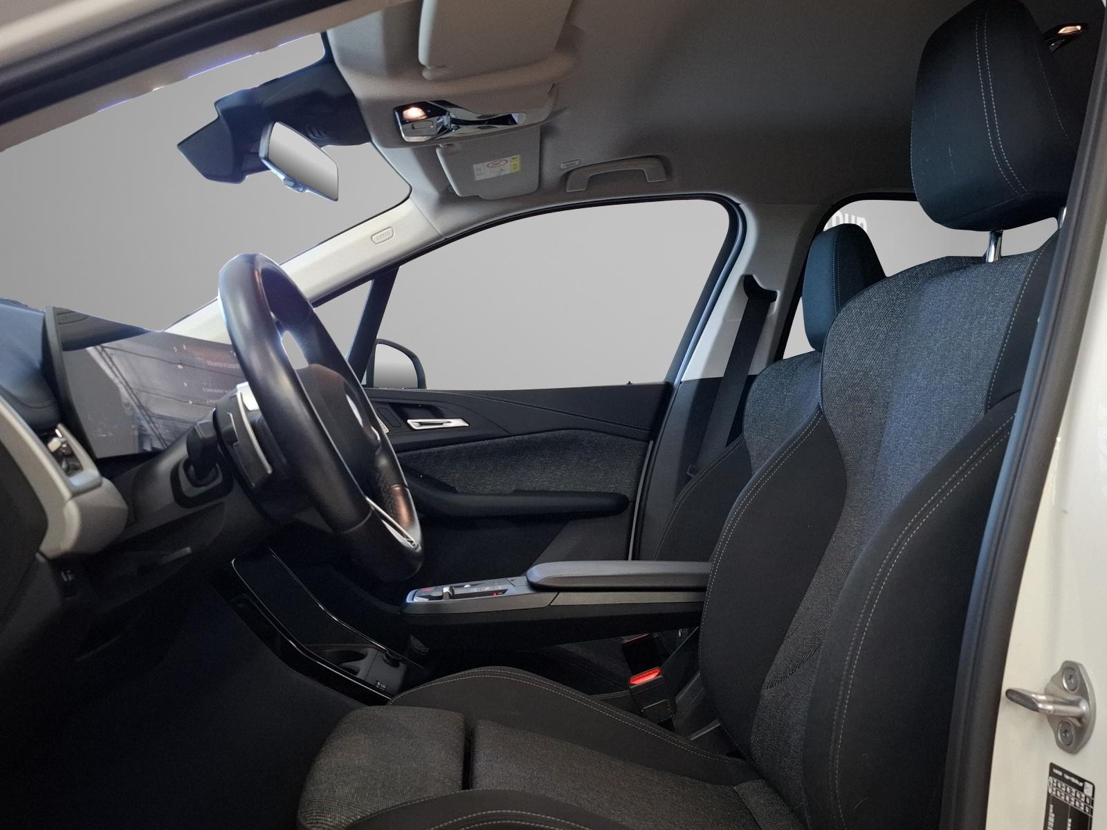 BMW 218i Active Tourer-image-5