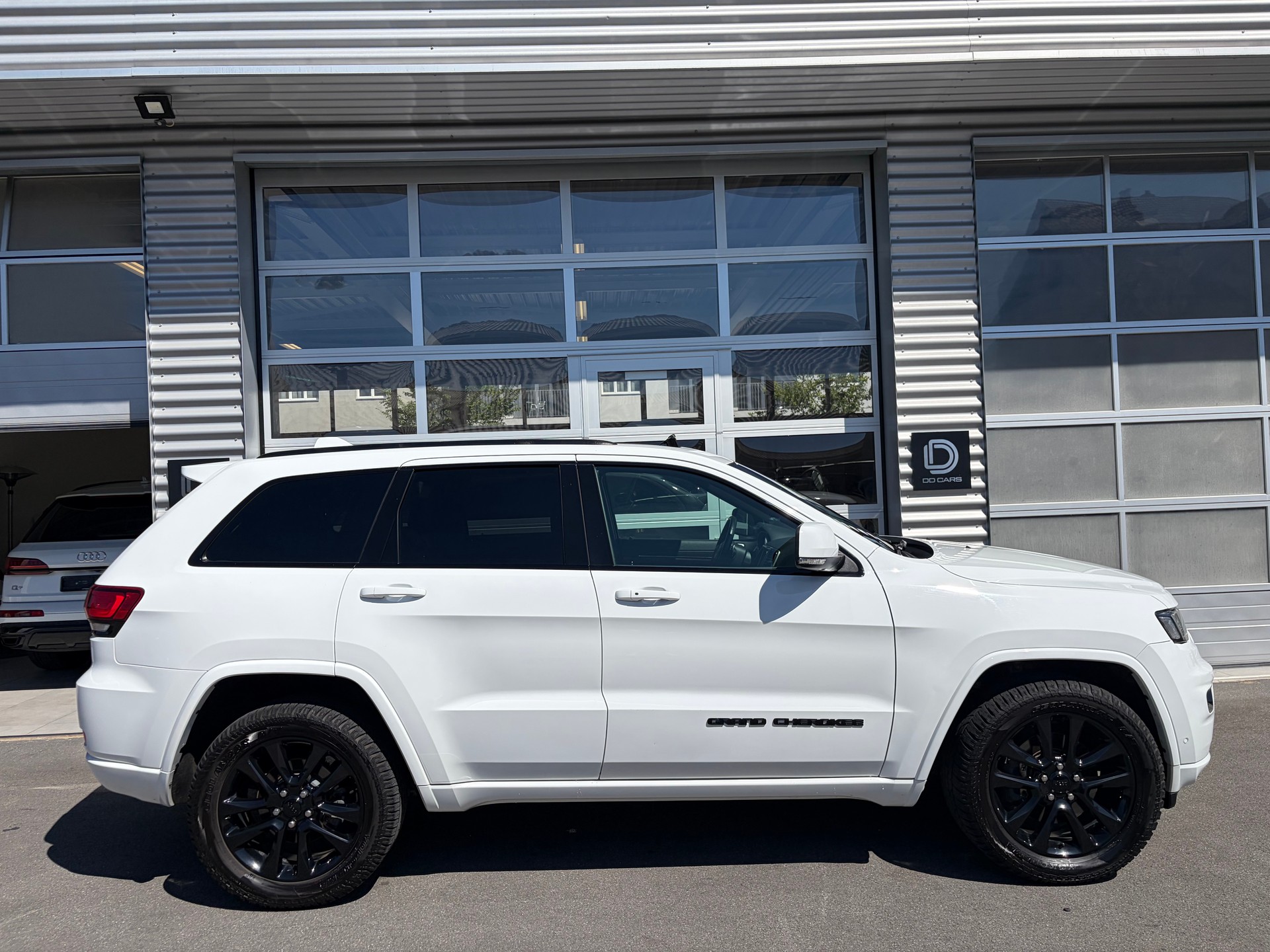 JEEP Grand Cherokee 3.0 CRD Night Eagle Automatic-image-1