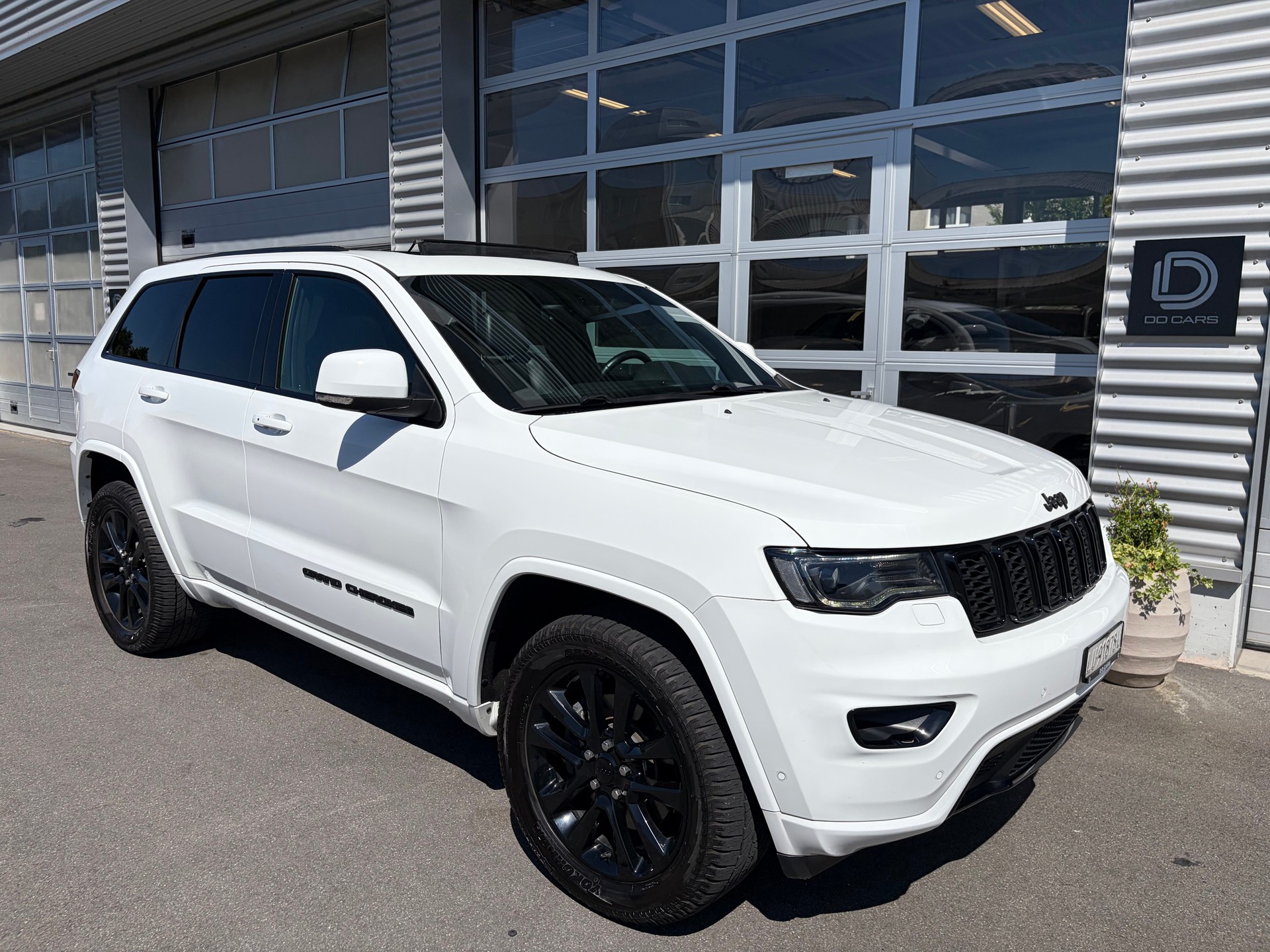 JEEP Grand Cherokee 3.0 CRD Night Eagle Automatic-image-4