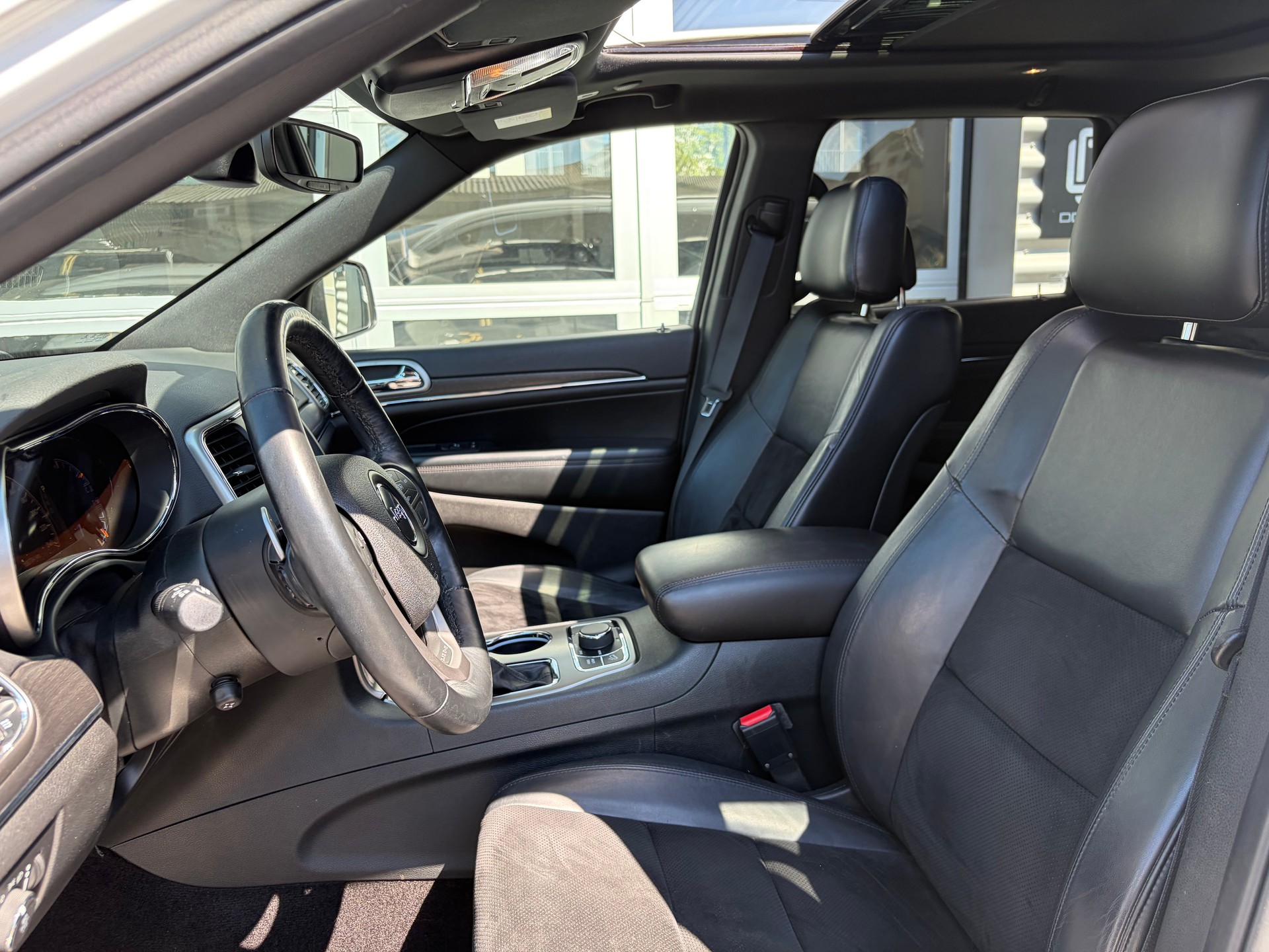 JEEP Grand Cherokee 3.0 CRD Night Eagle Automatic-image-11