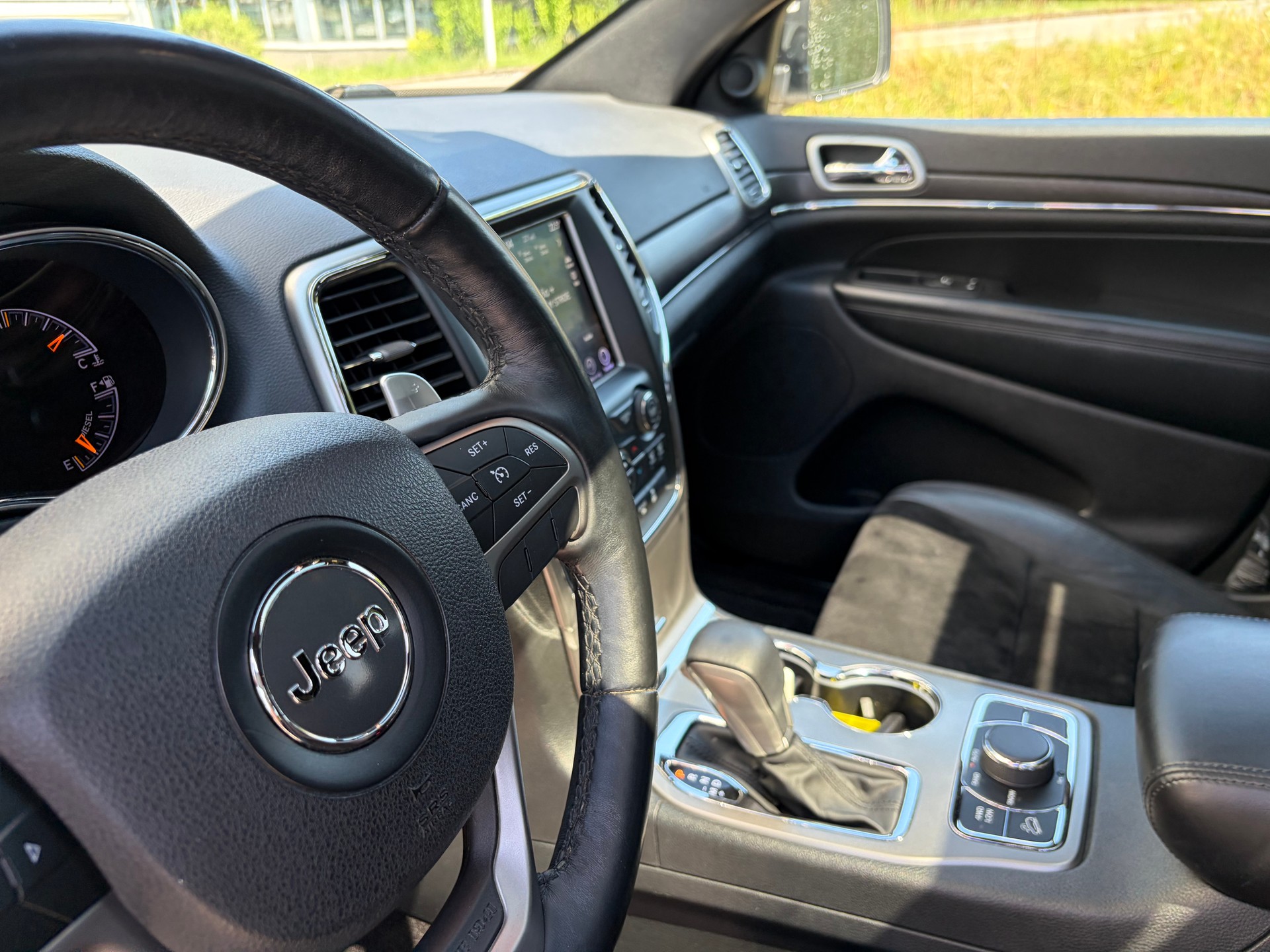JEEP Grand Cherokee 3.0 CRD Night Eagle Automatic-image-10