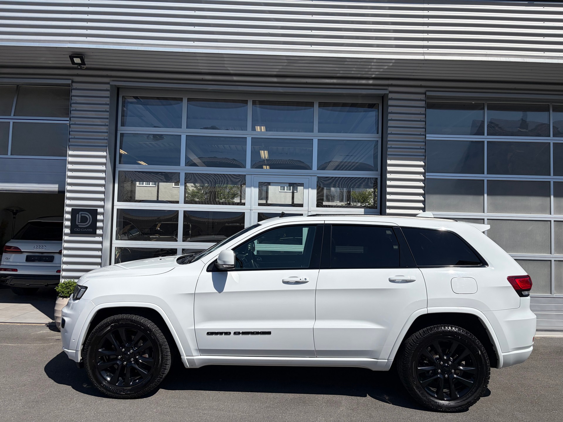 JEEP Grand Cherokee 3.0 CRD Night Eagle Automatic-image-0