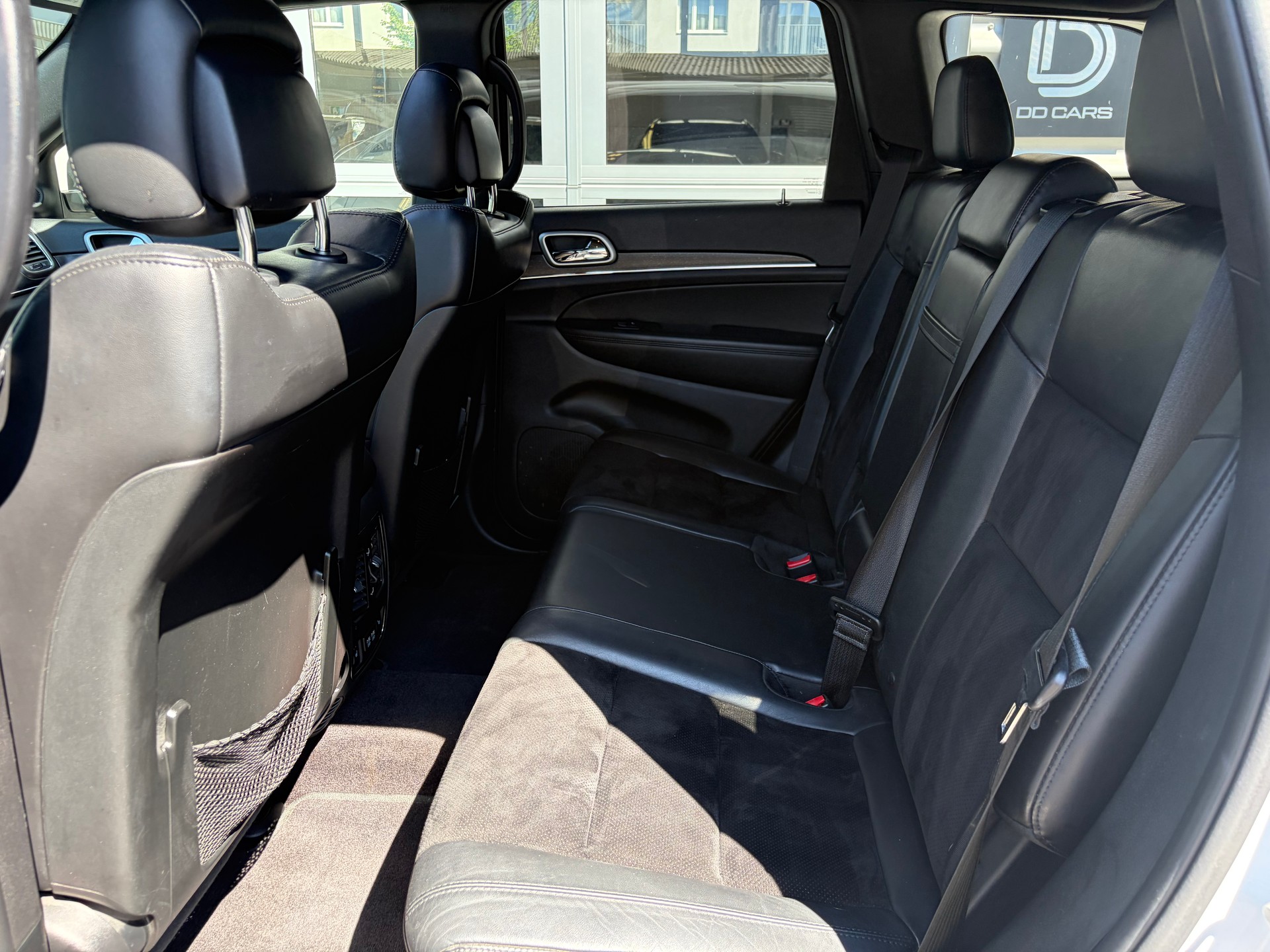 JEEP Grand Cherokee 3.0 CRD Night Eagle Automatic-image-12