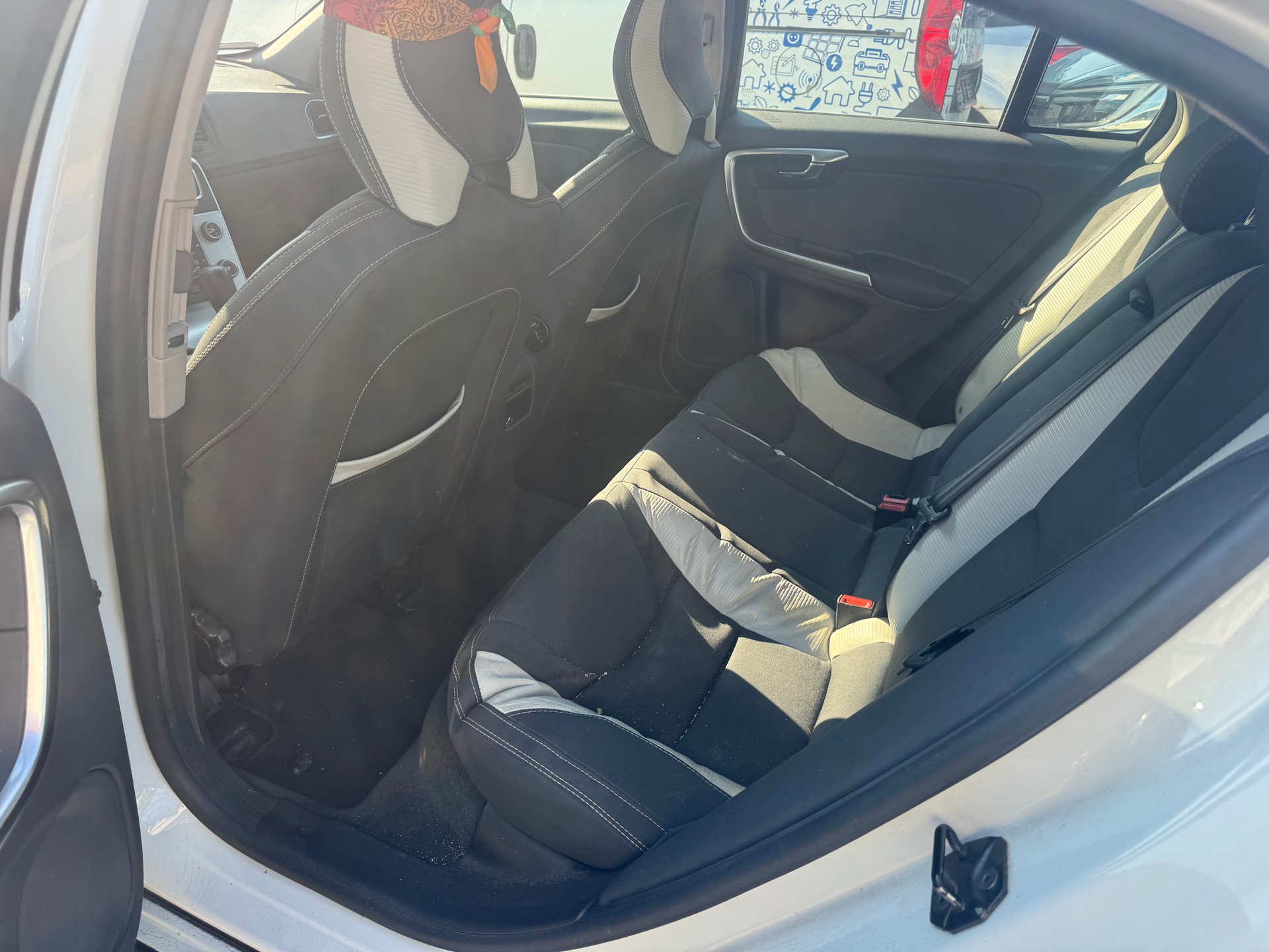VOLVO S60 D5 Geartronic-image-8