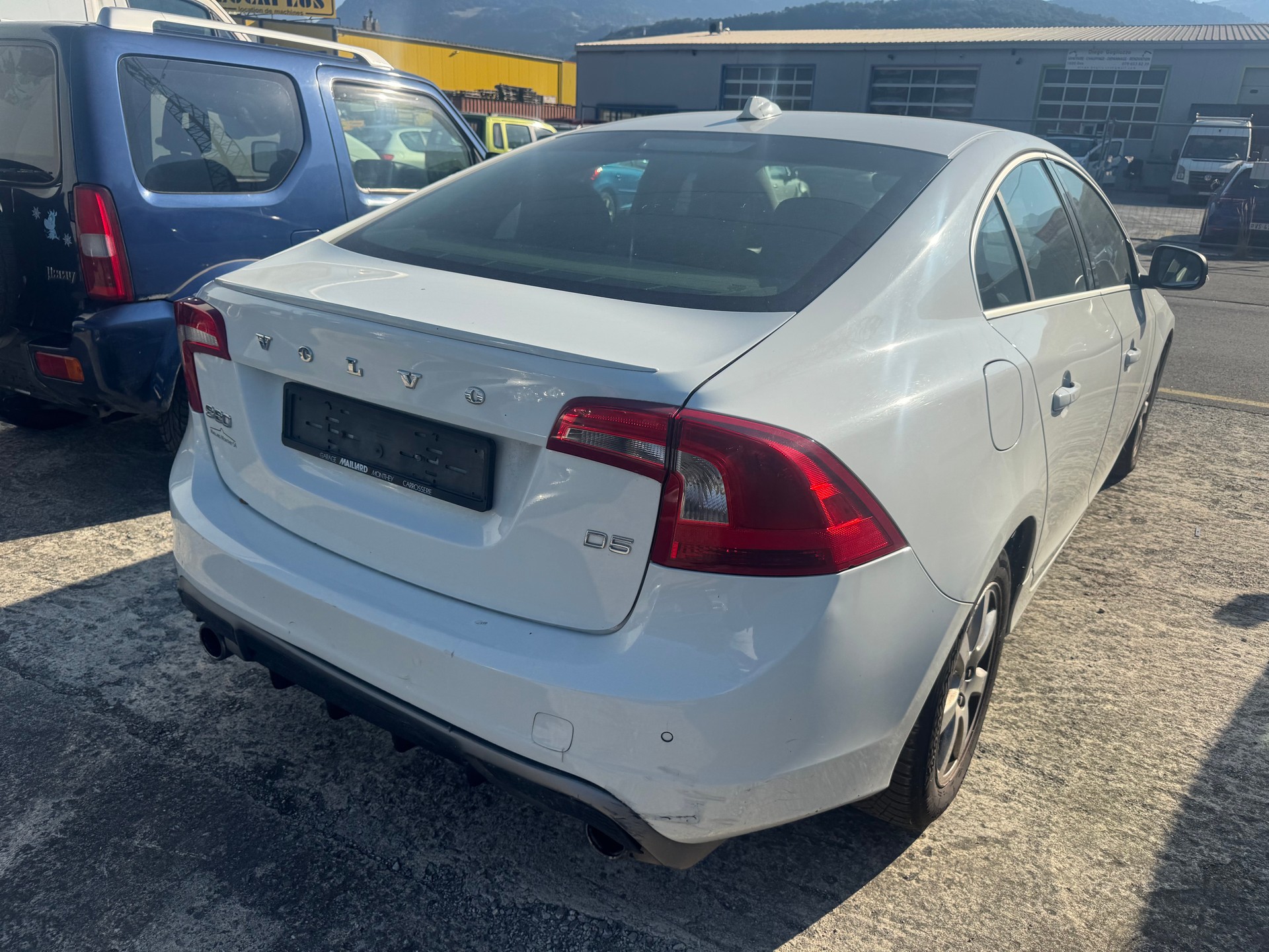 VOLVO S60 D5 Geartronic-image-2