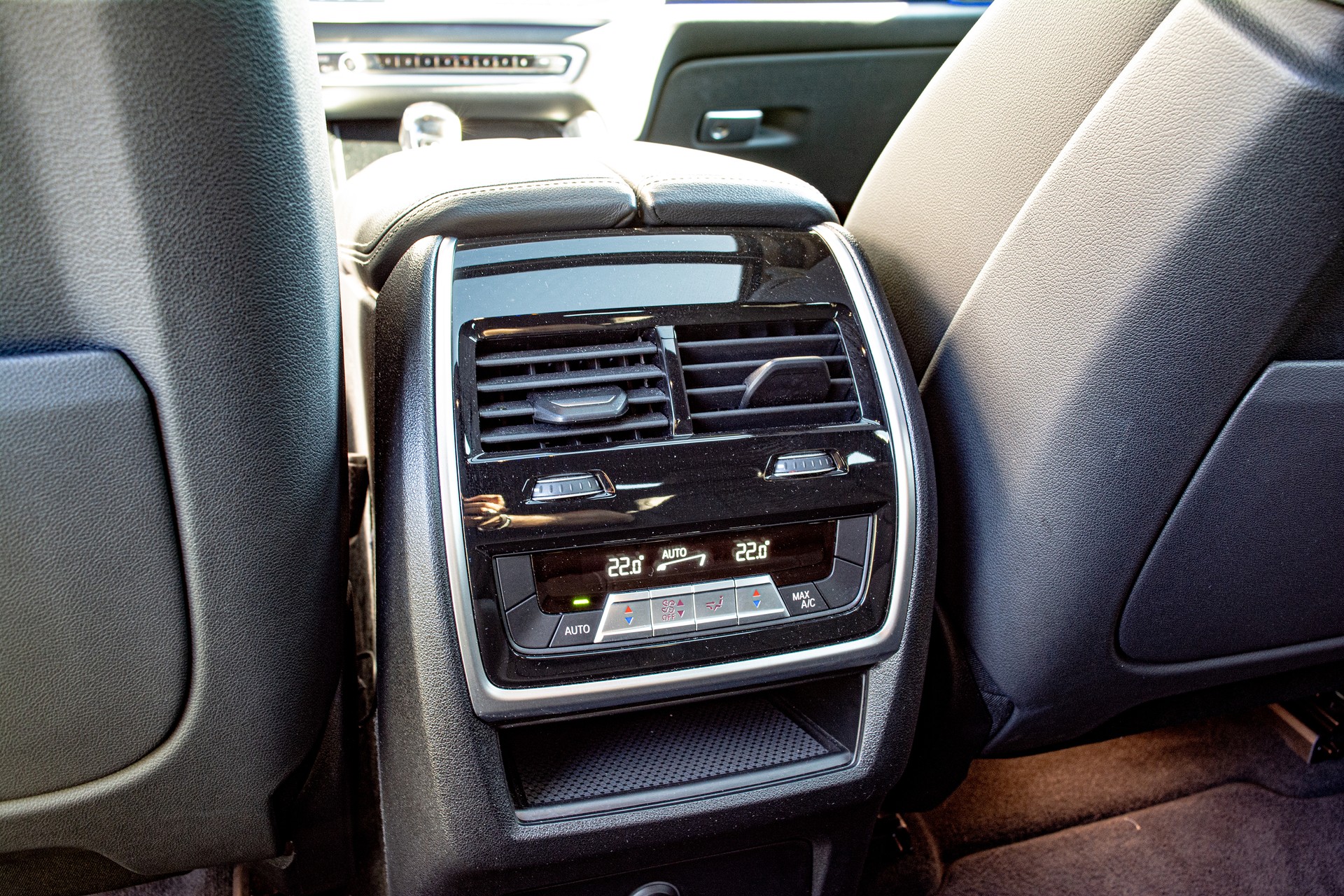 BMW X6 xDrive 48V 40d Steptronic M Sport-image-23