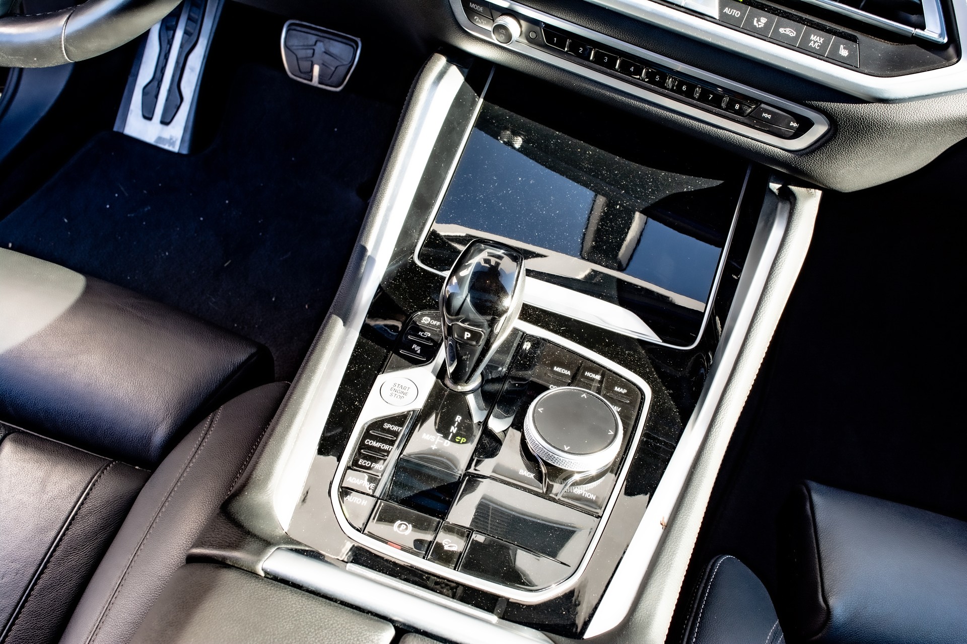 BMW X6 xDrive 48V 40d Steptronic M Sport-image-16