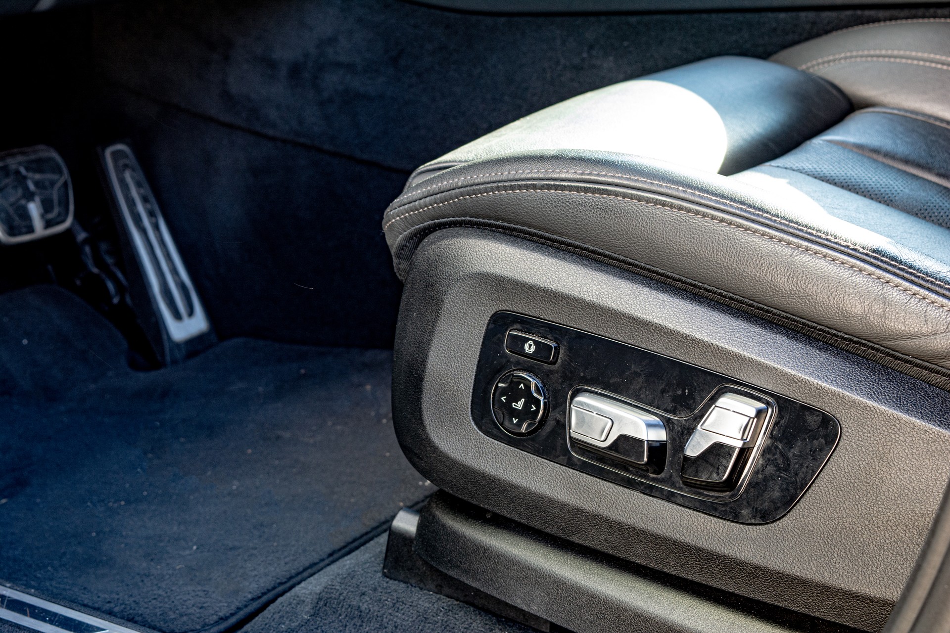 BMW X6 xDrive 48V 40d Steptronic M Sport-image-13