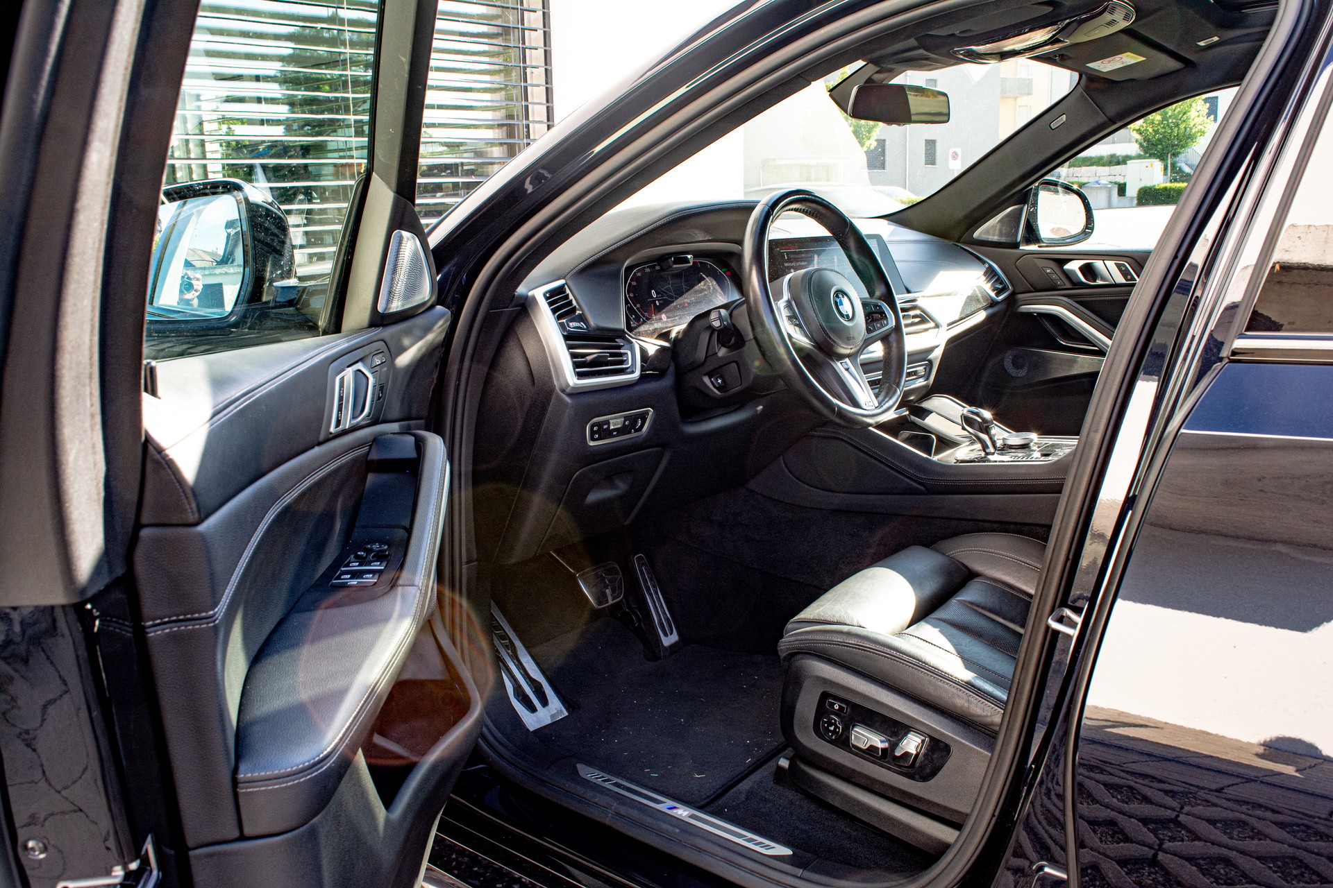 BMW X6 xDrive 48V 40d Steptronic M Sport-image-11