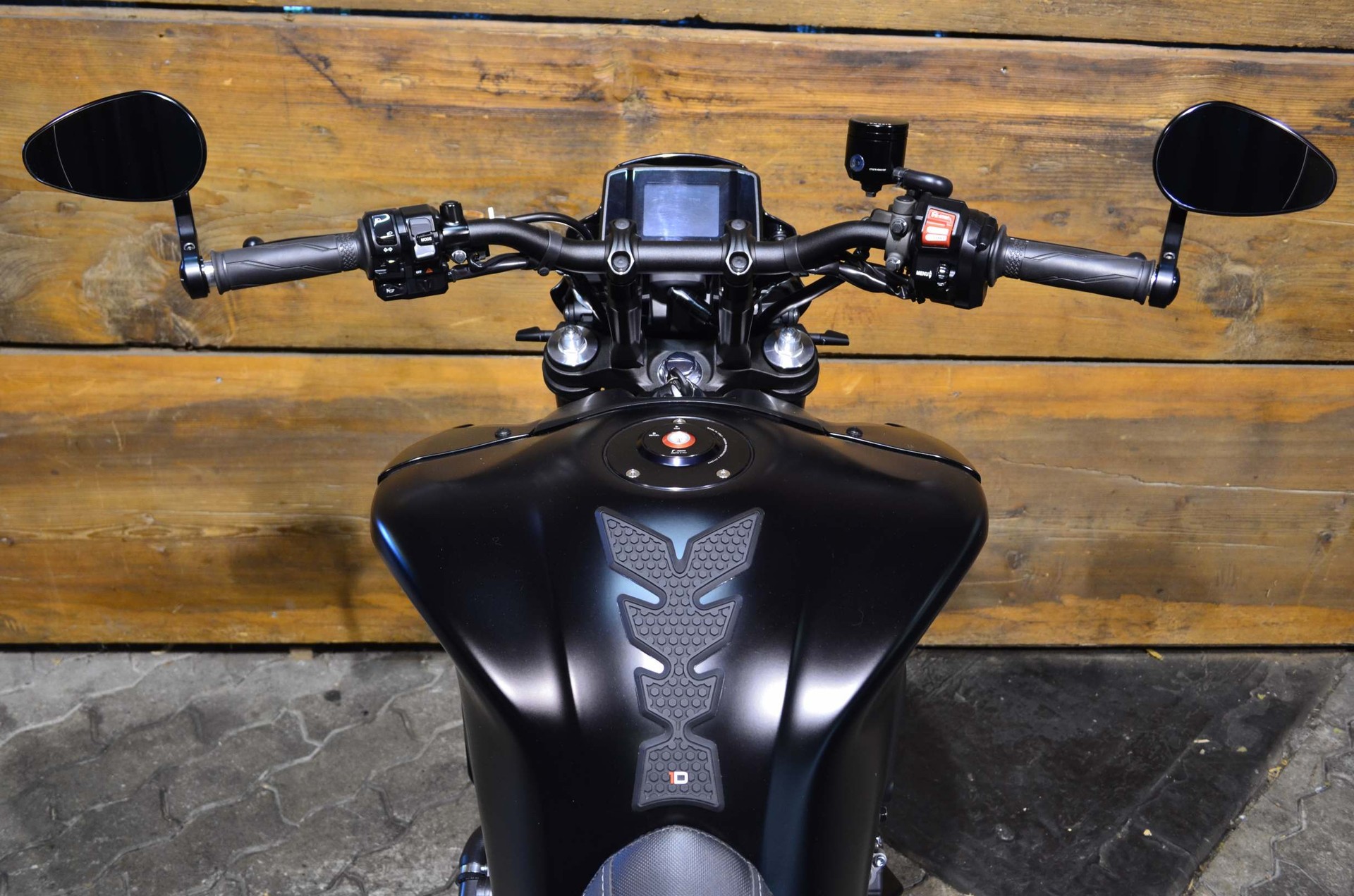 YAMAHA MT-09 ABS-showroom-element-2