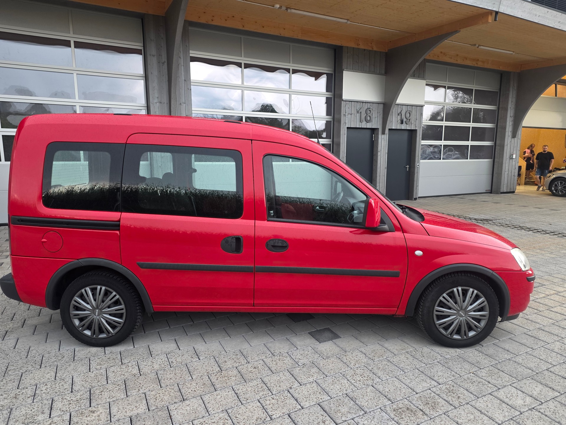OPEL Combo 1.4 TP (Essentia)-image-7