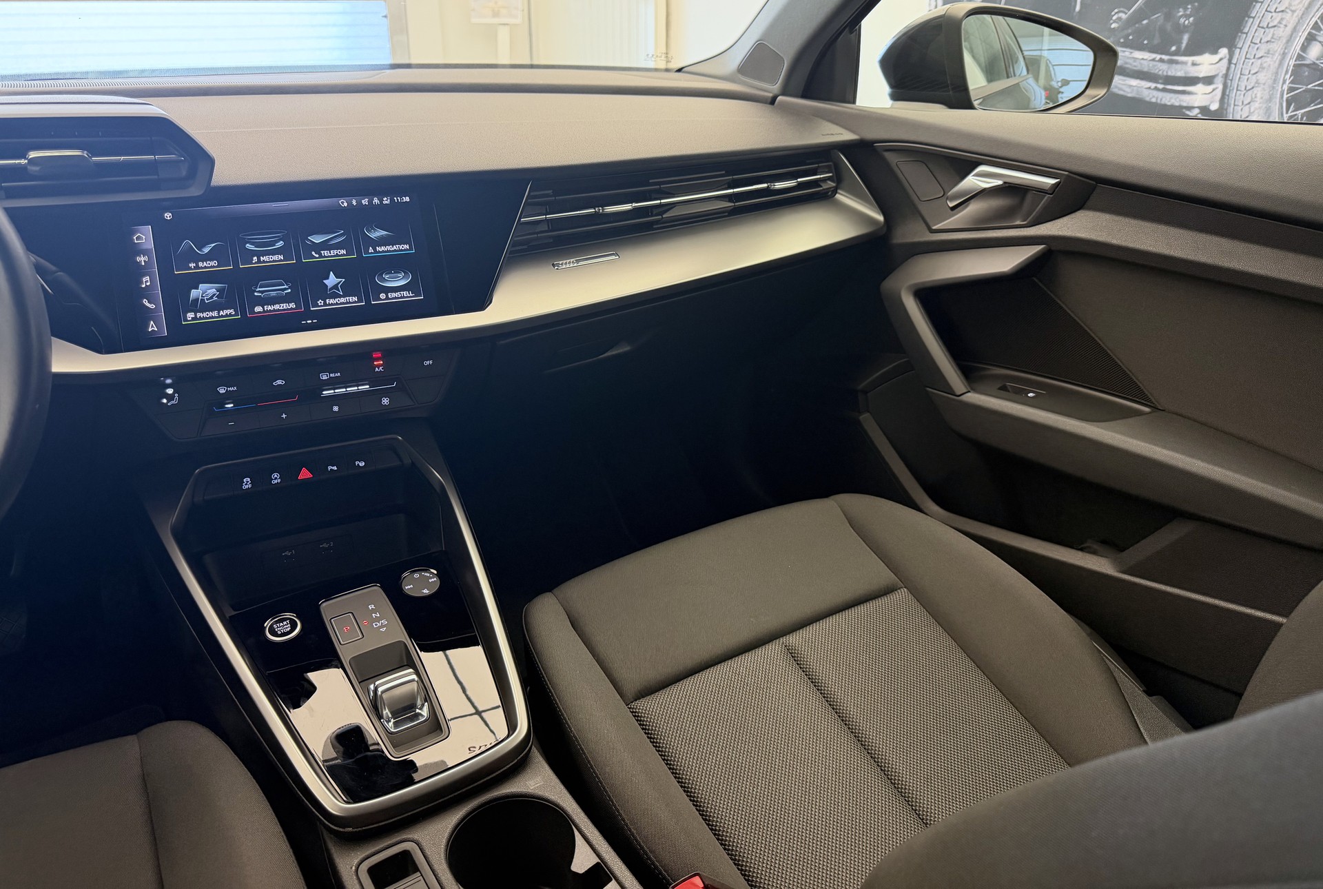 AUDI A3 Sportback 35 TFSI Attraction S-tronic-image-16