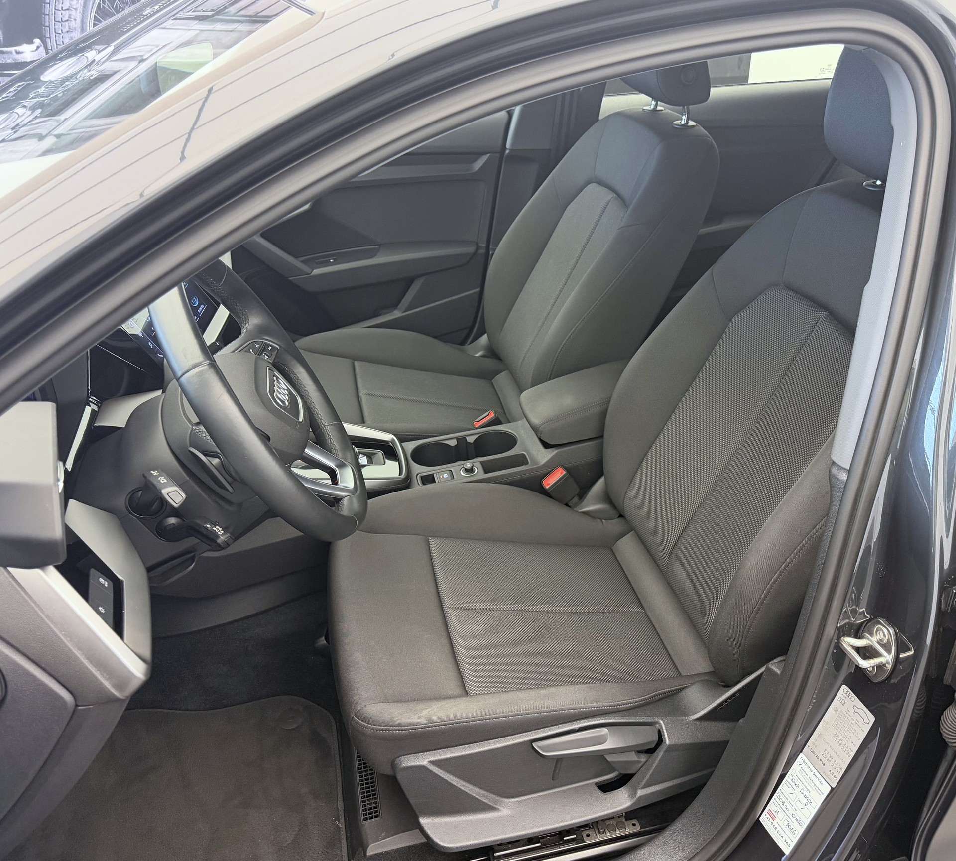 AUDI A3 Sportback 35 TFSI Attraction S-tronic-image-5