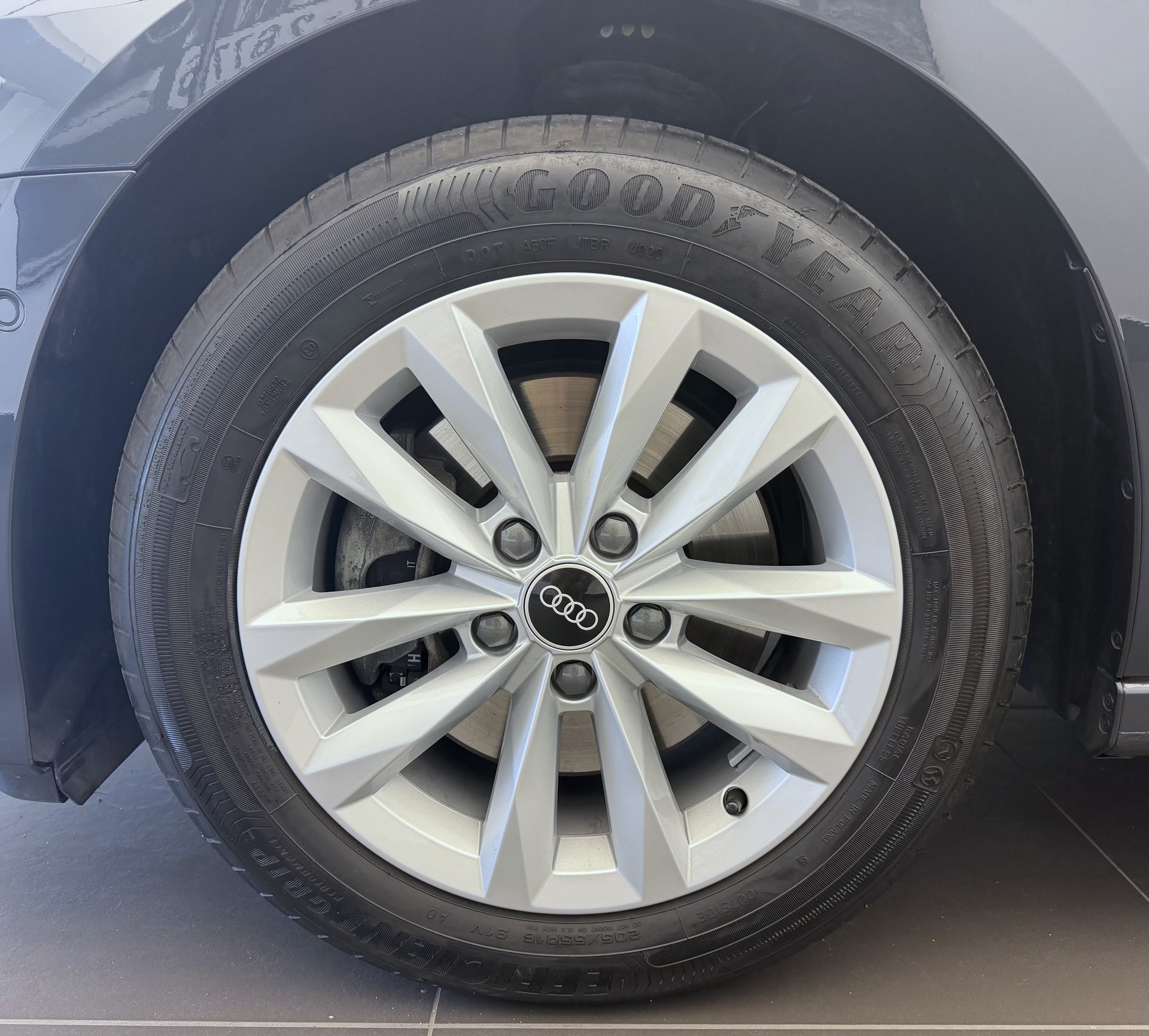 AUDI A3 Sportback 35 TFSI Attraction S-tronic-showroom-element-2