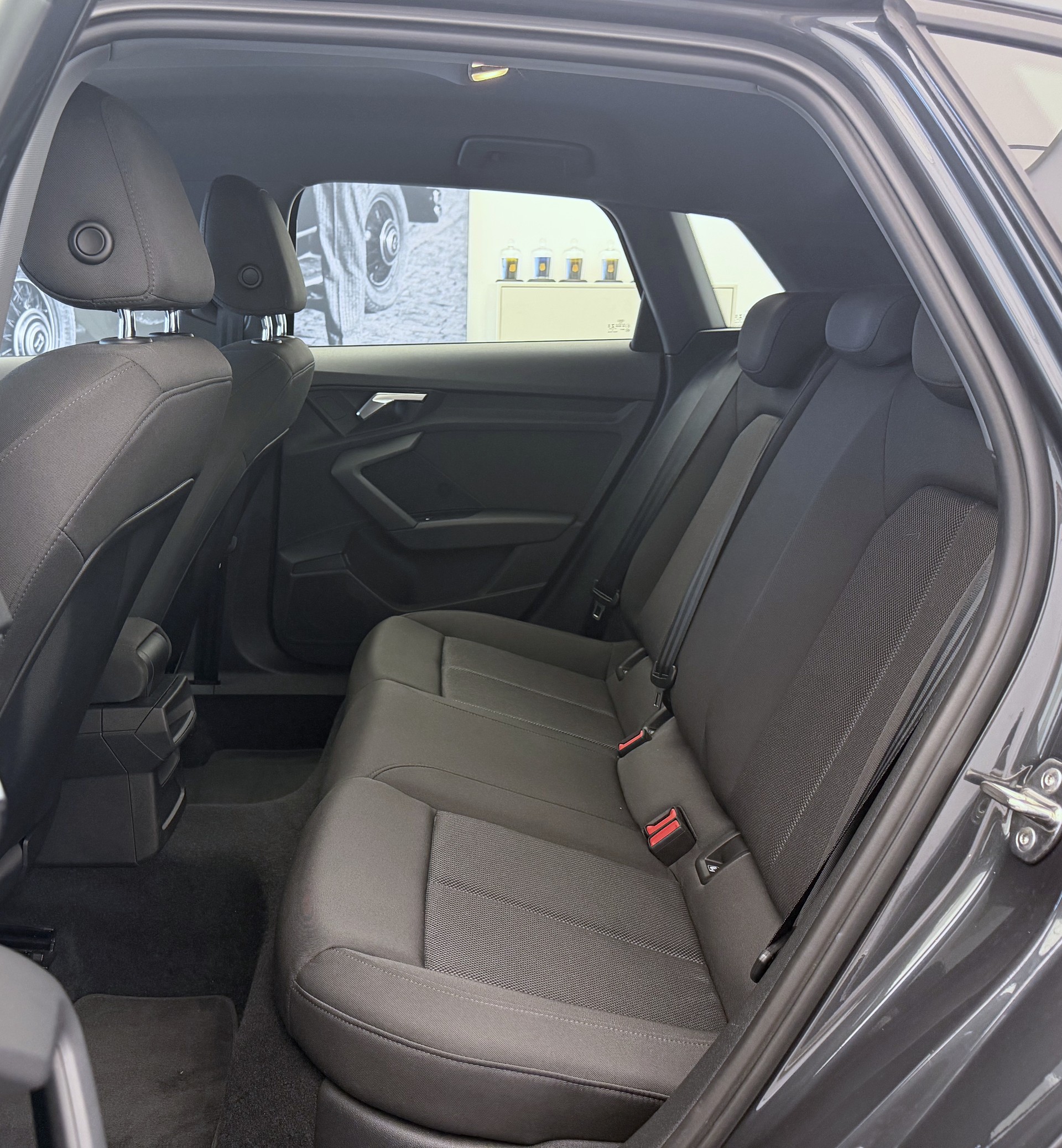 AUDI A3 Sportback 35 TFSI Attraction S-tronic-image-18