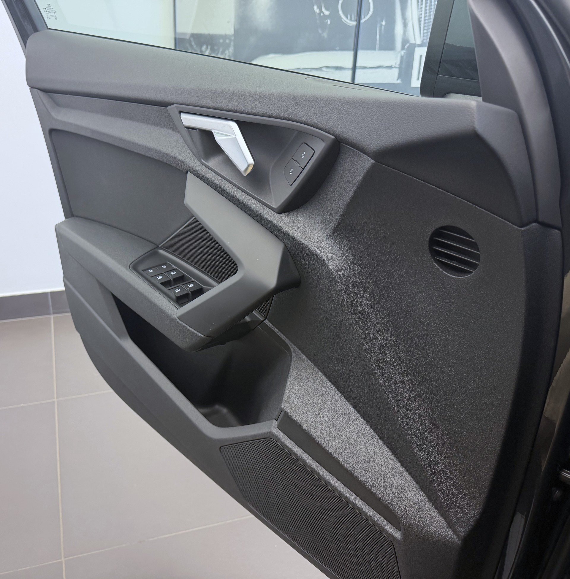 AUDI A3 Sportback 35 TFSI Attraction S-tronic-image-4