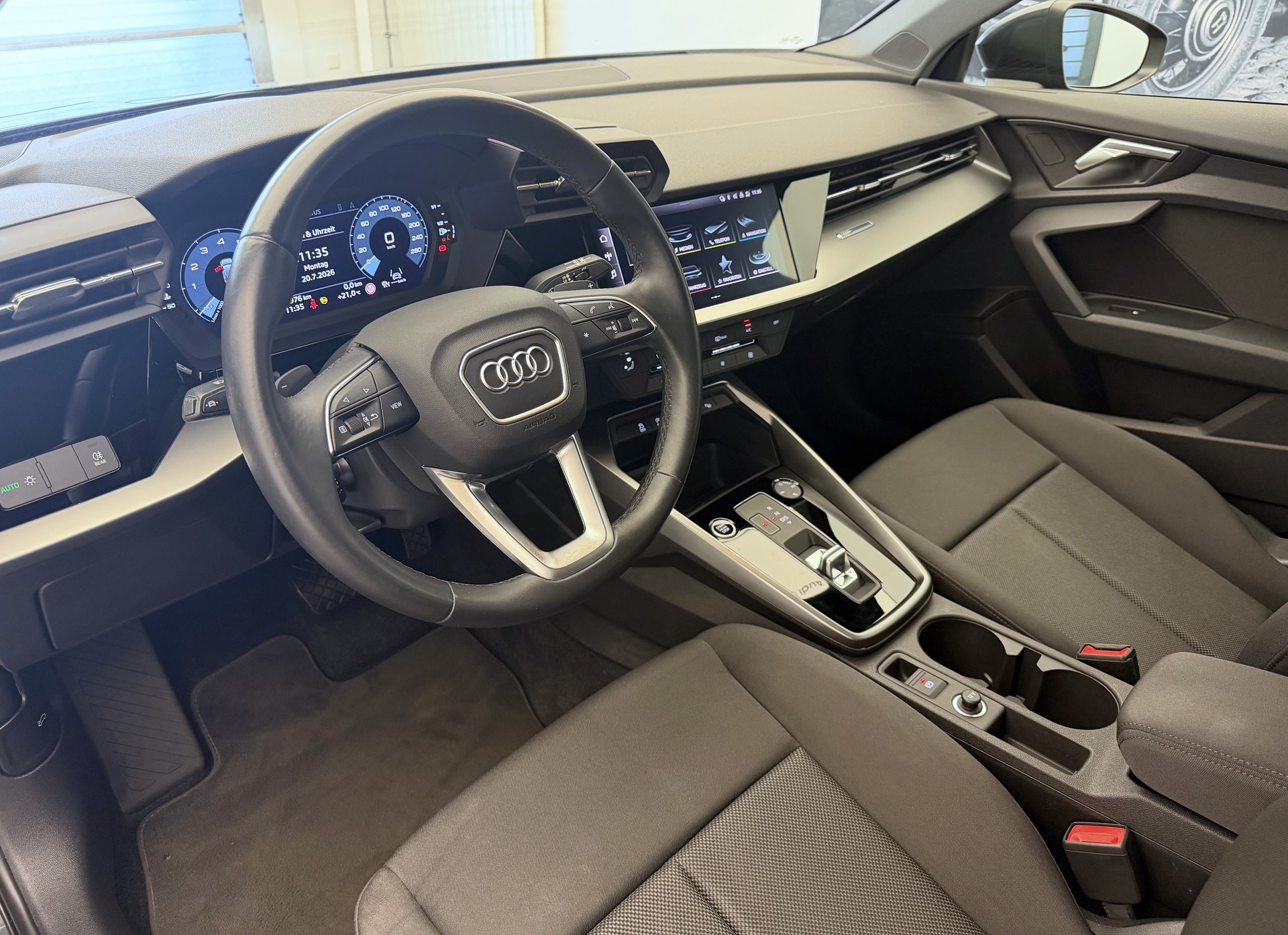 AUDI A3 Sportback 35 TFSI Attraction S-tronic-image-6