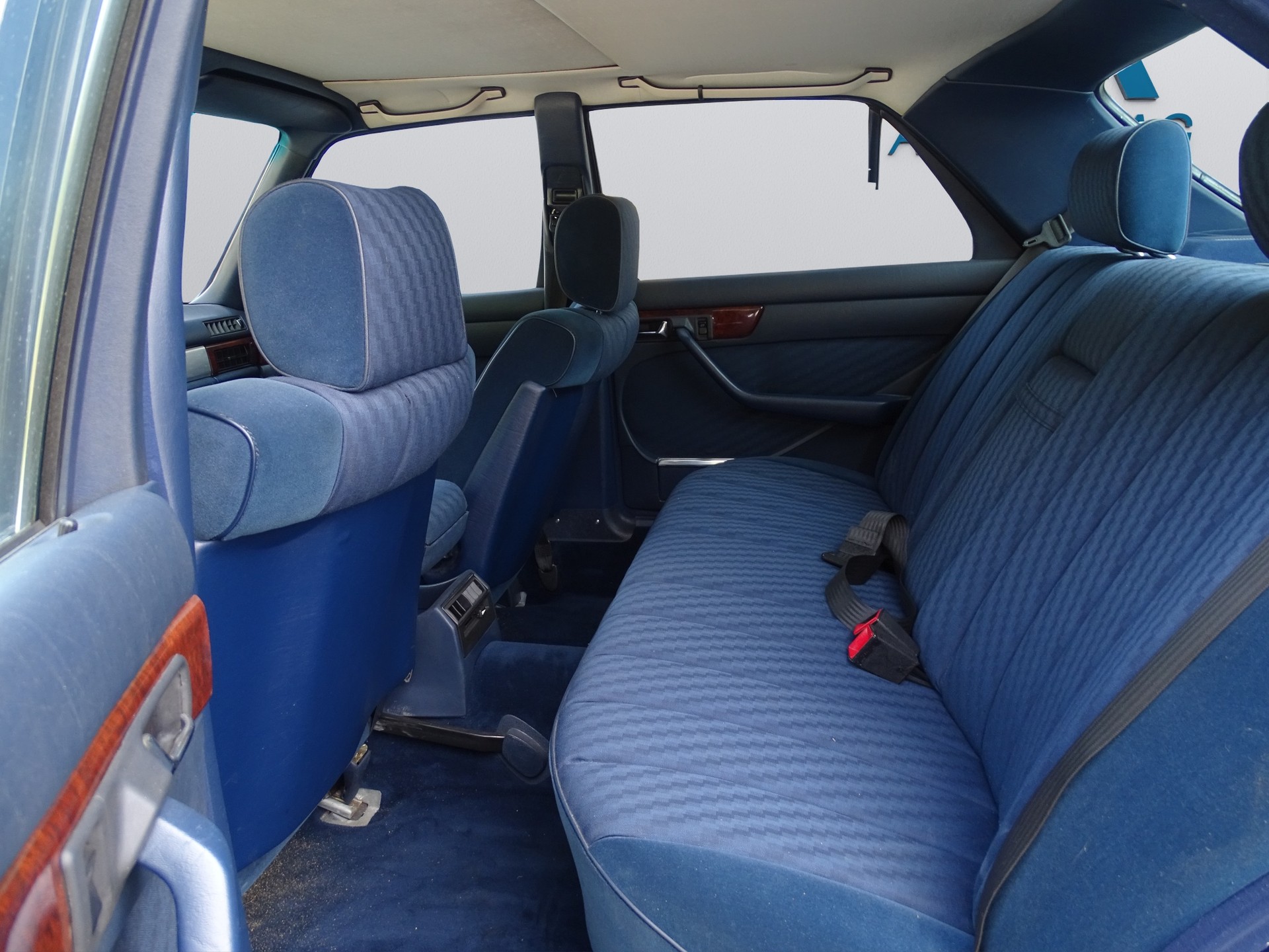 MERCEDES-BENZ 380 SE-image-9