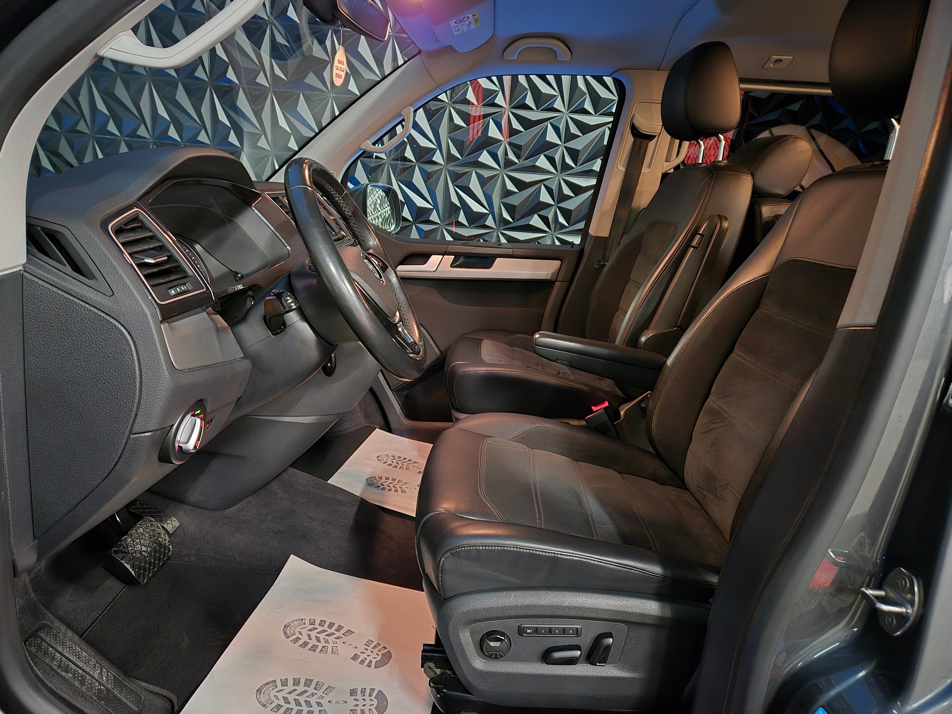 VW T6 Multivan 2.0 Bi-TDI Comfortline 4Motion DSG-image-17