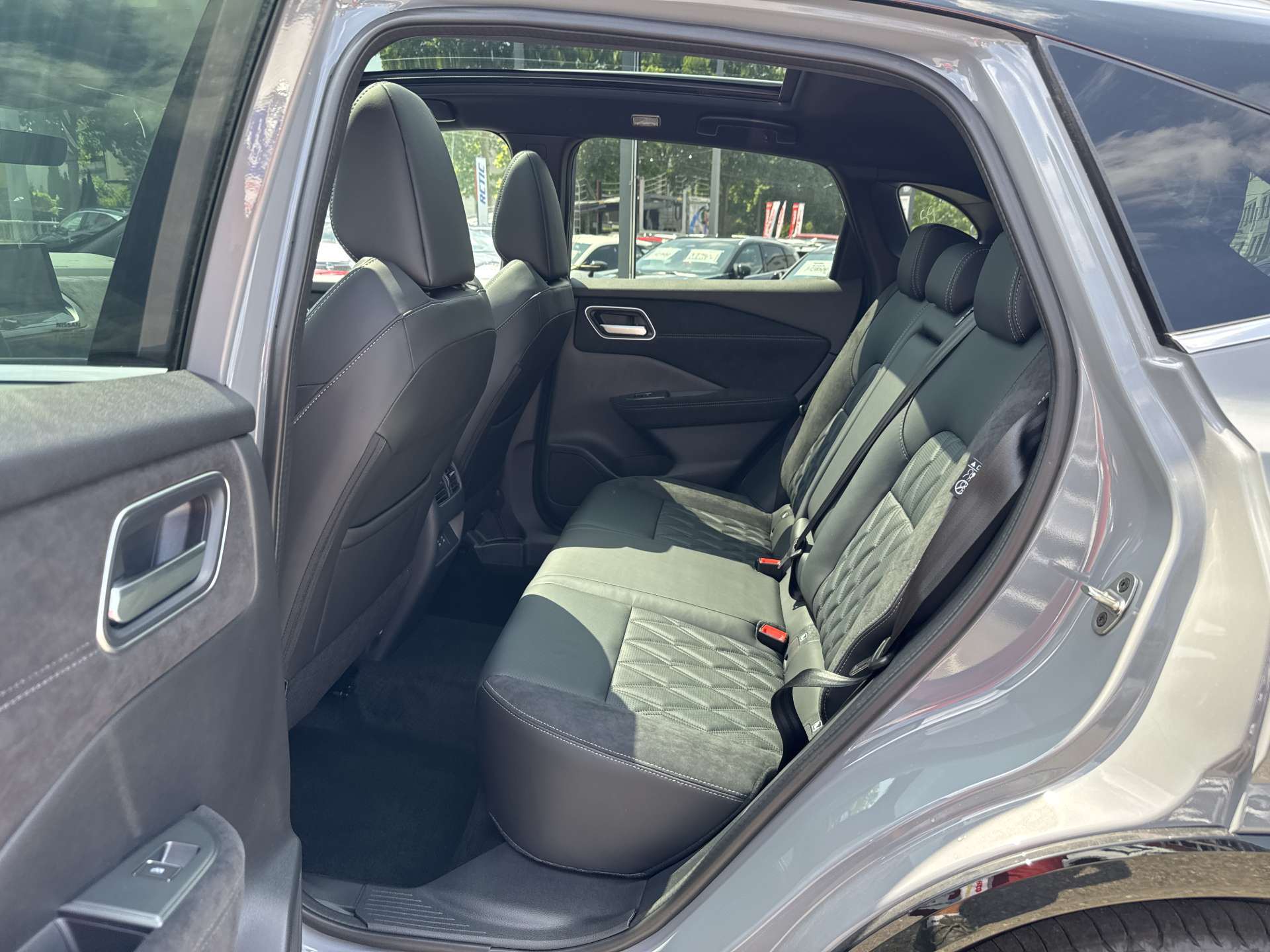 NISSAN Qashqai 1.3 DIG-T MHEV Tekna+ 4x4 Xtronic-Automat-image-6