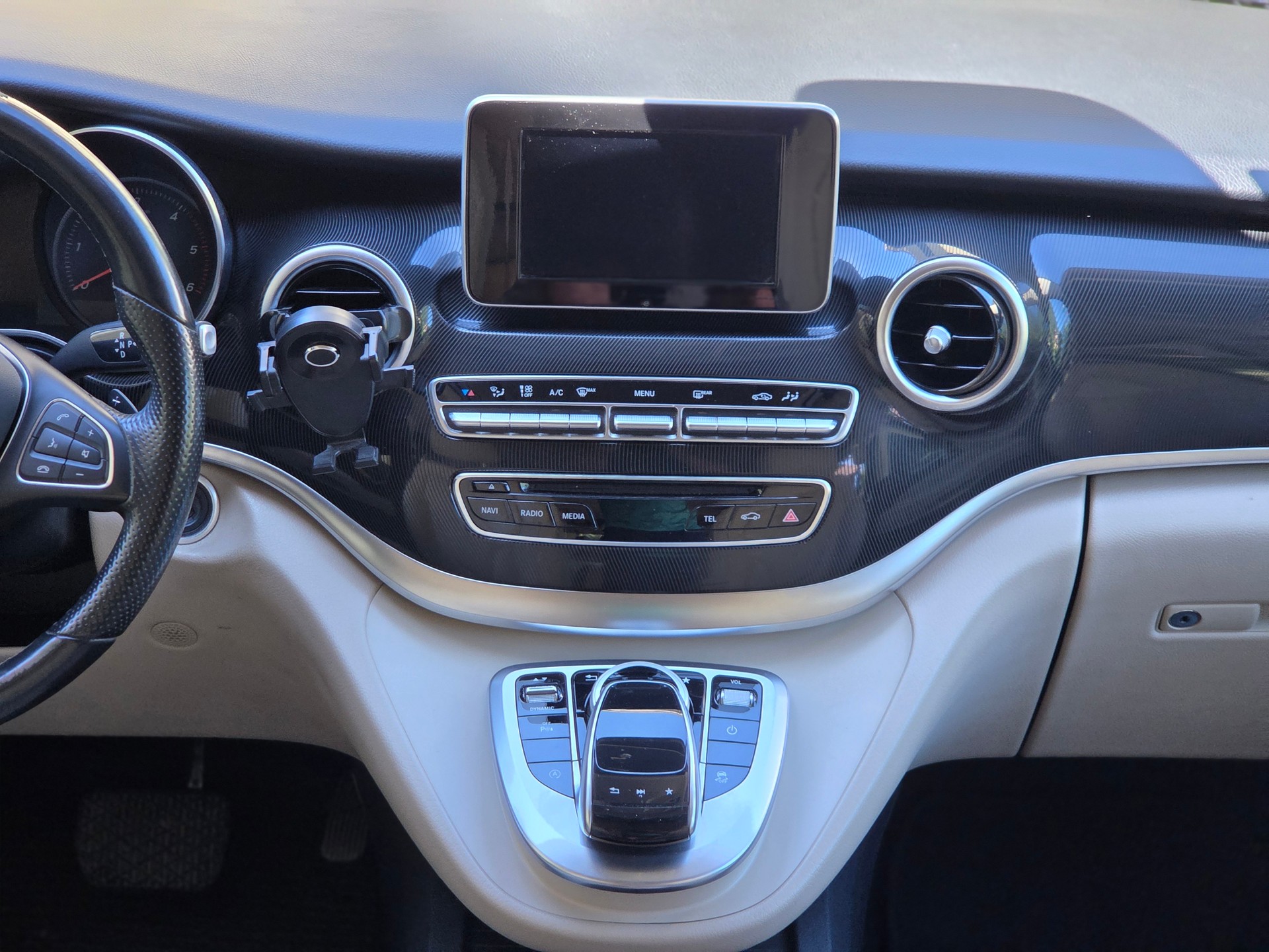MERCEDES-BENZ 250 d 4matic-image-1