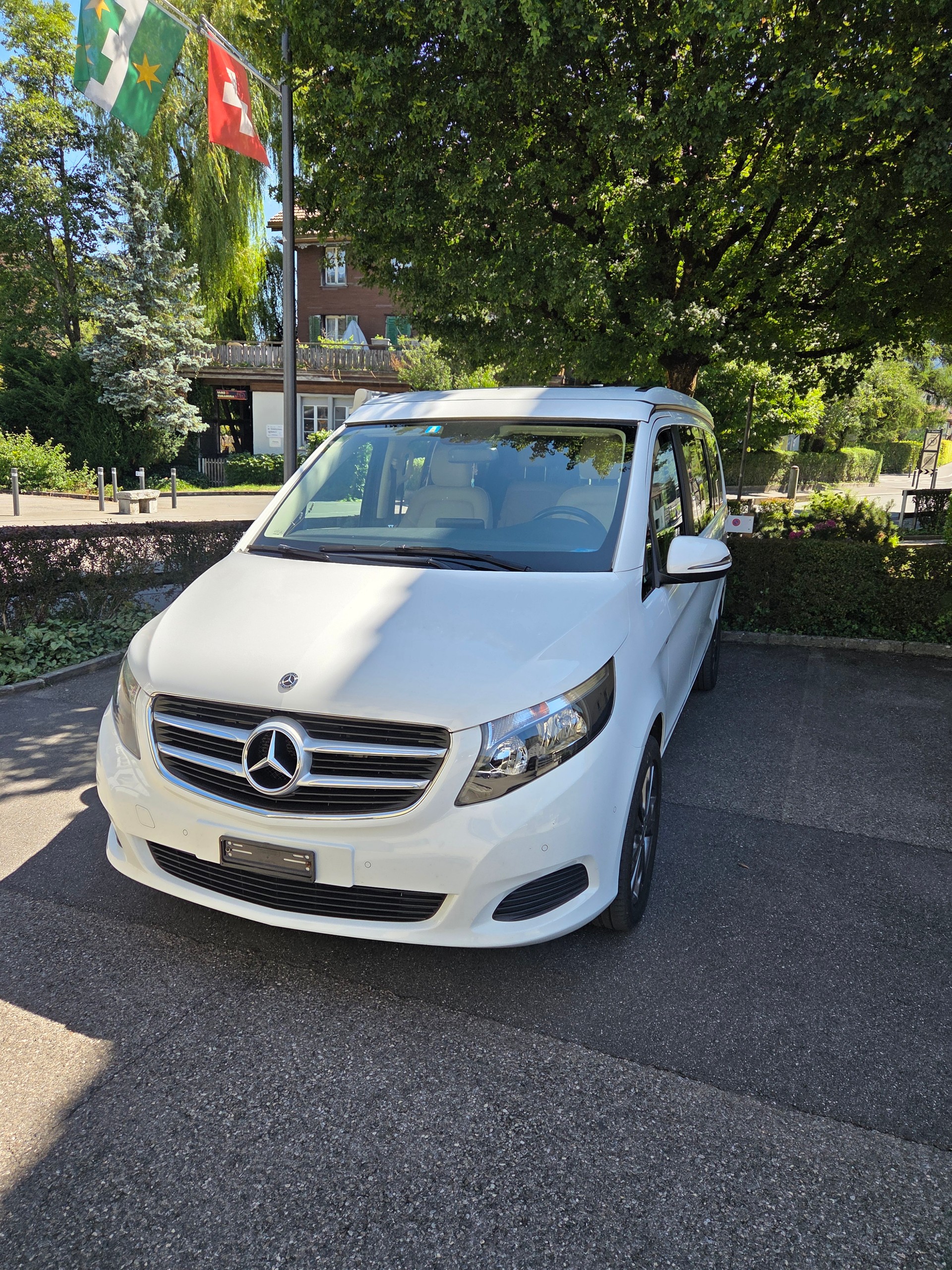 MERCEDES-BENZ 250 d 4matic-image-0