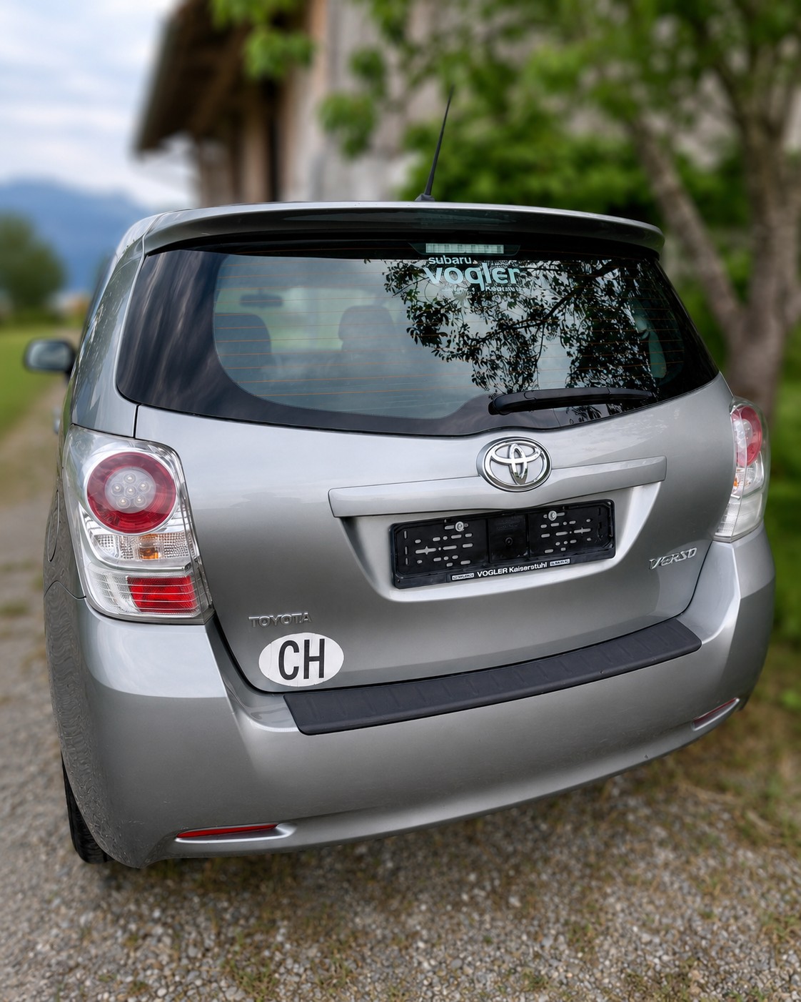 TOYOTA 1.8 VVT-i Luna 7P-image-1