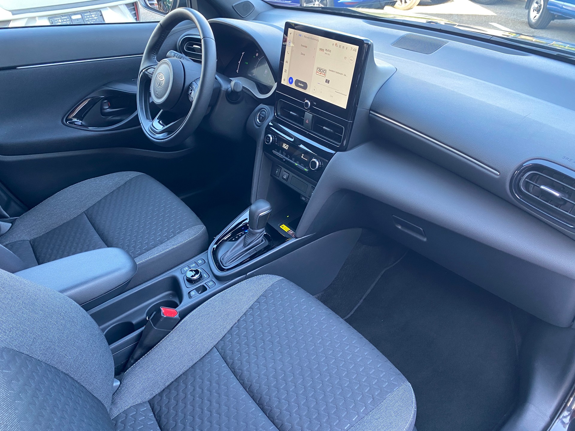 TOYOTA Yaris Cross 1.5 VVT-i HSD Trend AWD-i-image-13