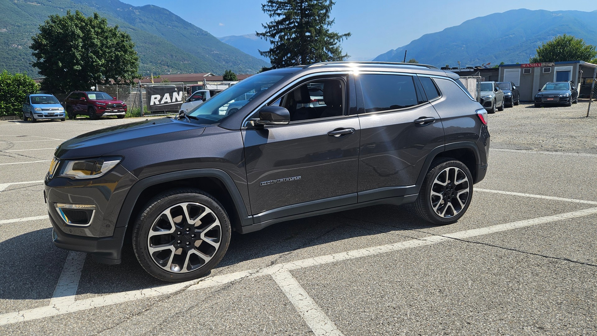 JEEP Compass 1.4 Turbo Limited AWD 9ATX-image-2