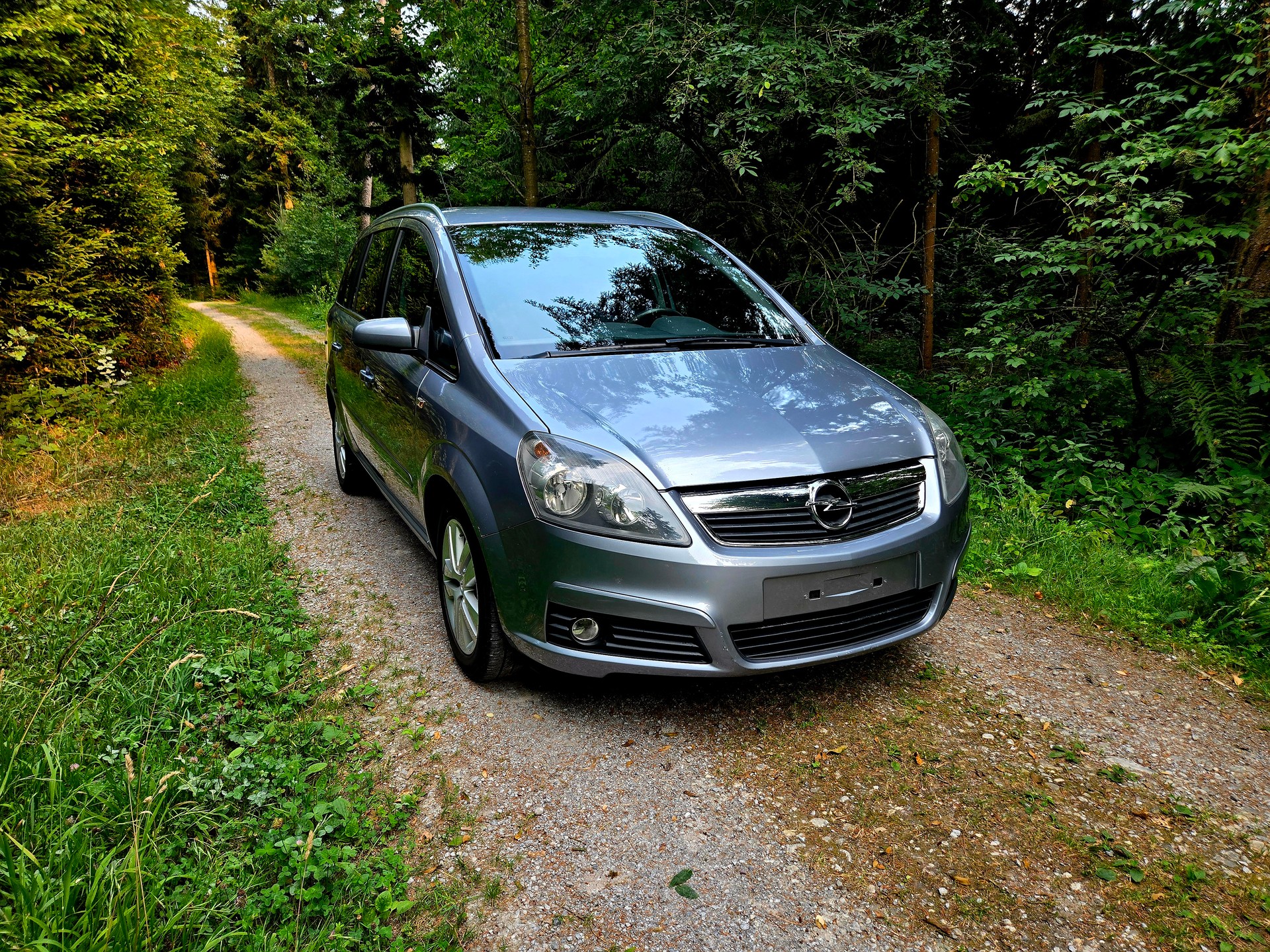OPEL Zafira 2.2i 16V Cosmo-image-0