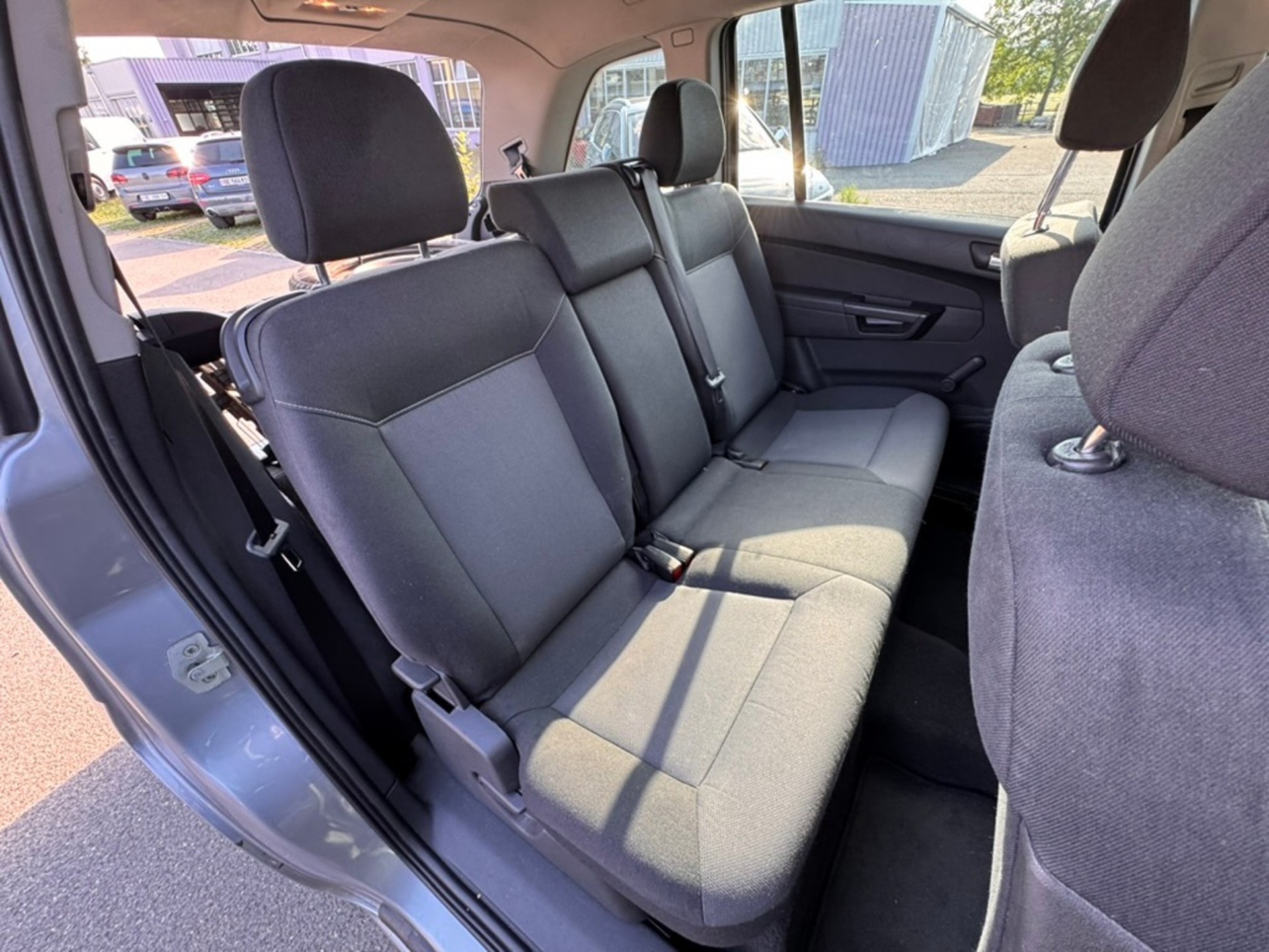 OPEL Zafira 2.2i 16V Cosmo-image-13