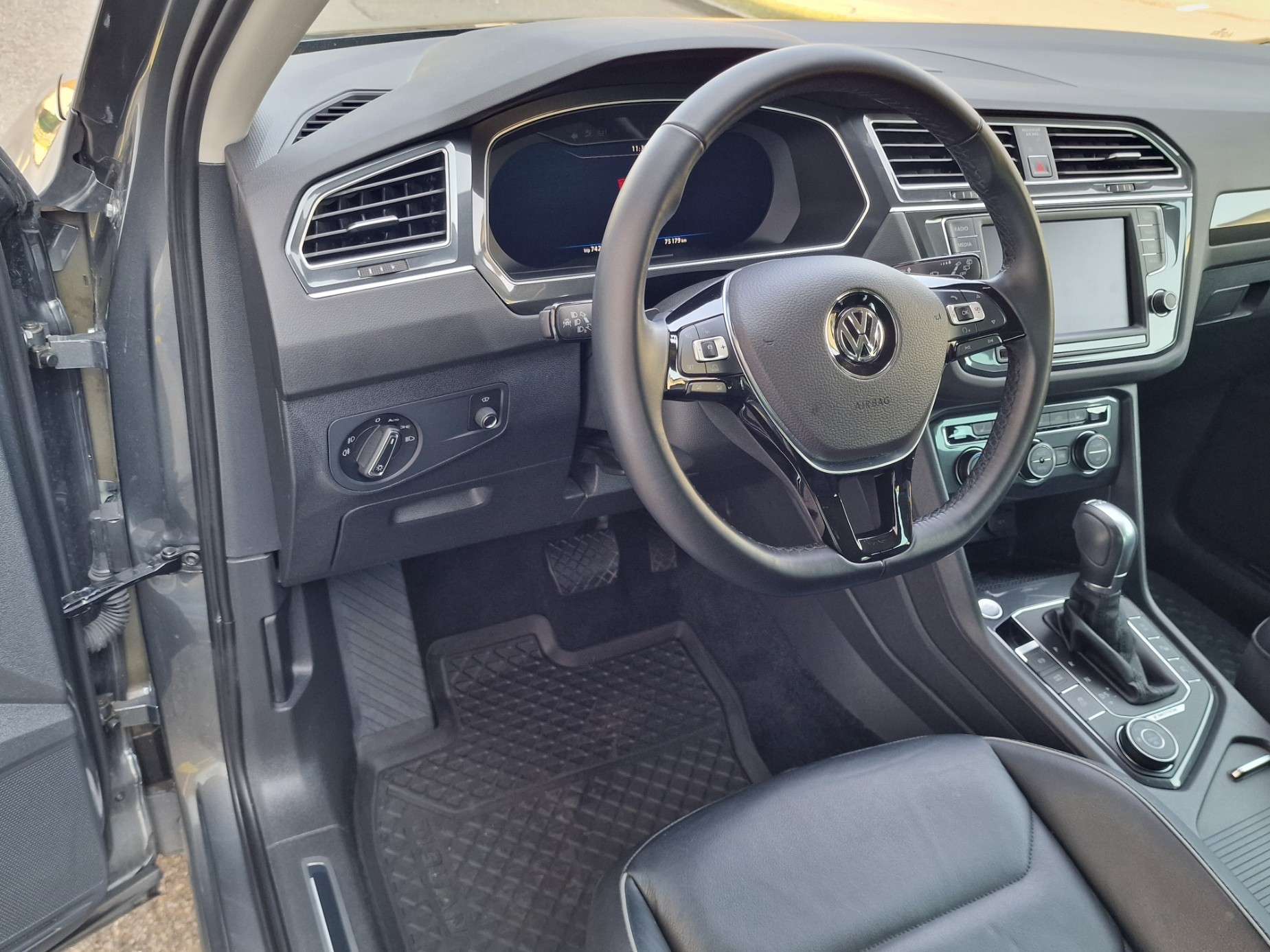 VW Tiguan 2.0TSI Highline 4Motion DSG-image-8