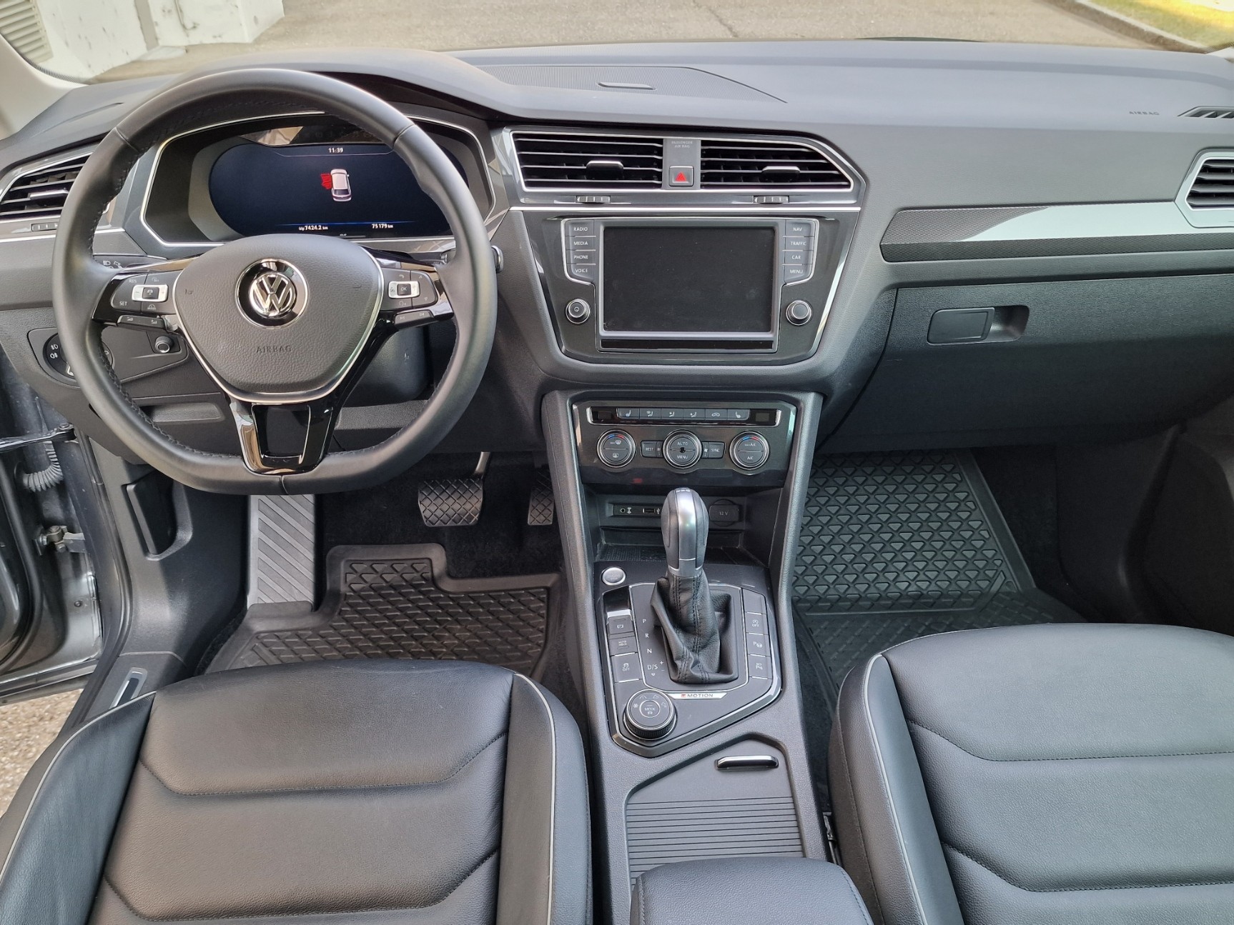VW Tiguan 2.0TSI Highline 4Motion DSG-image-11