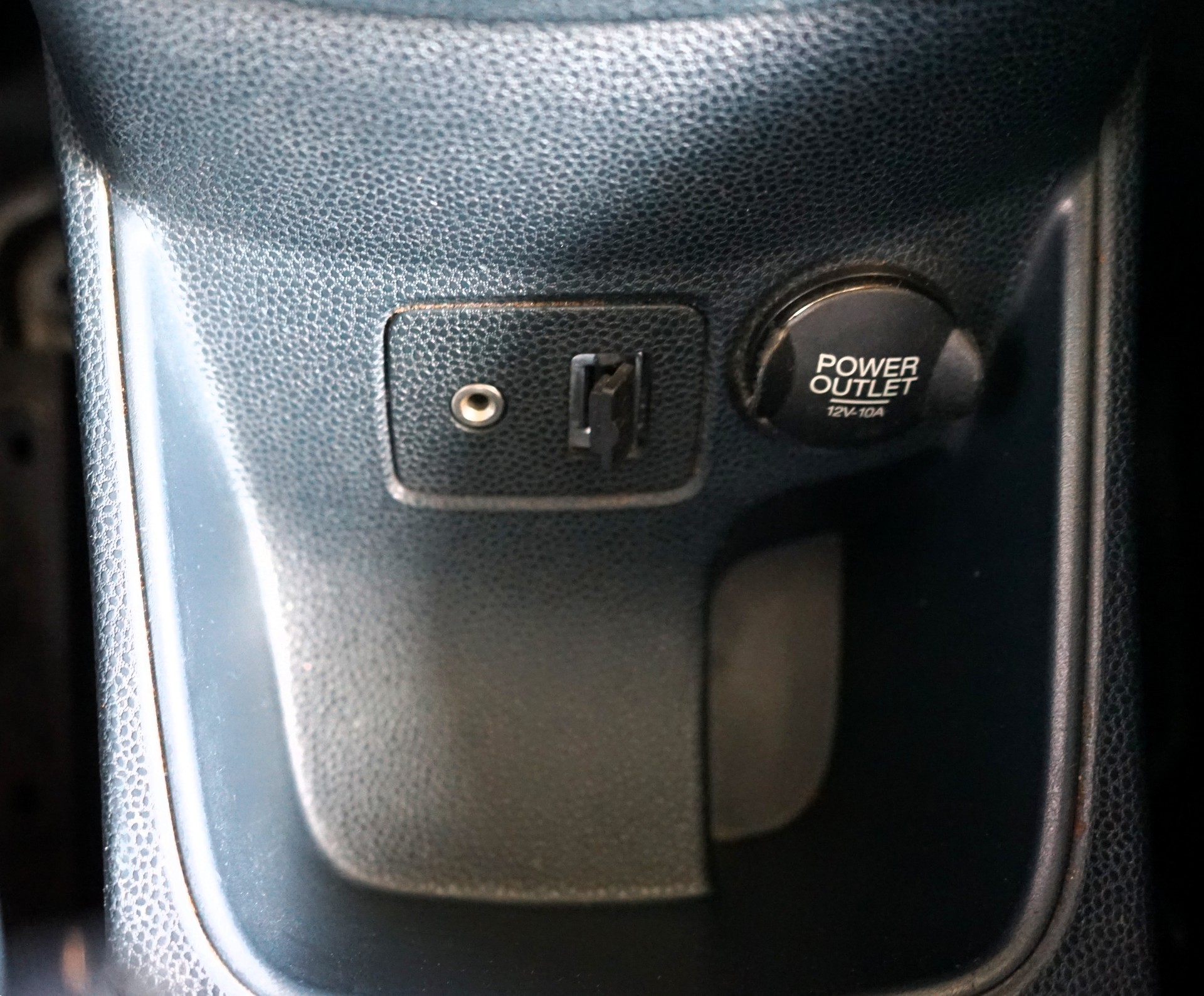 FORD Fiesta 1.6 16V Sport-image-11