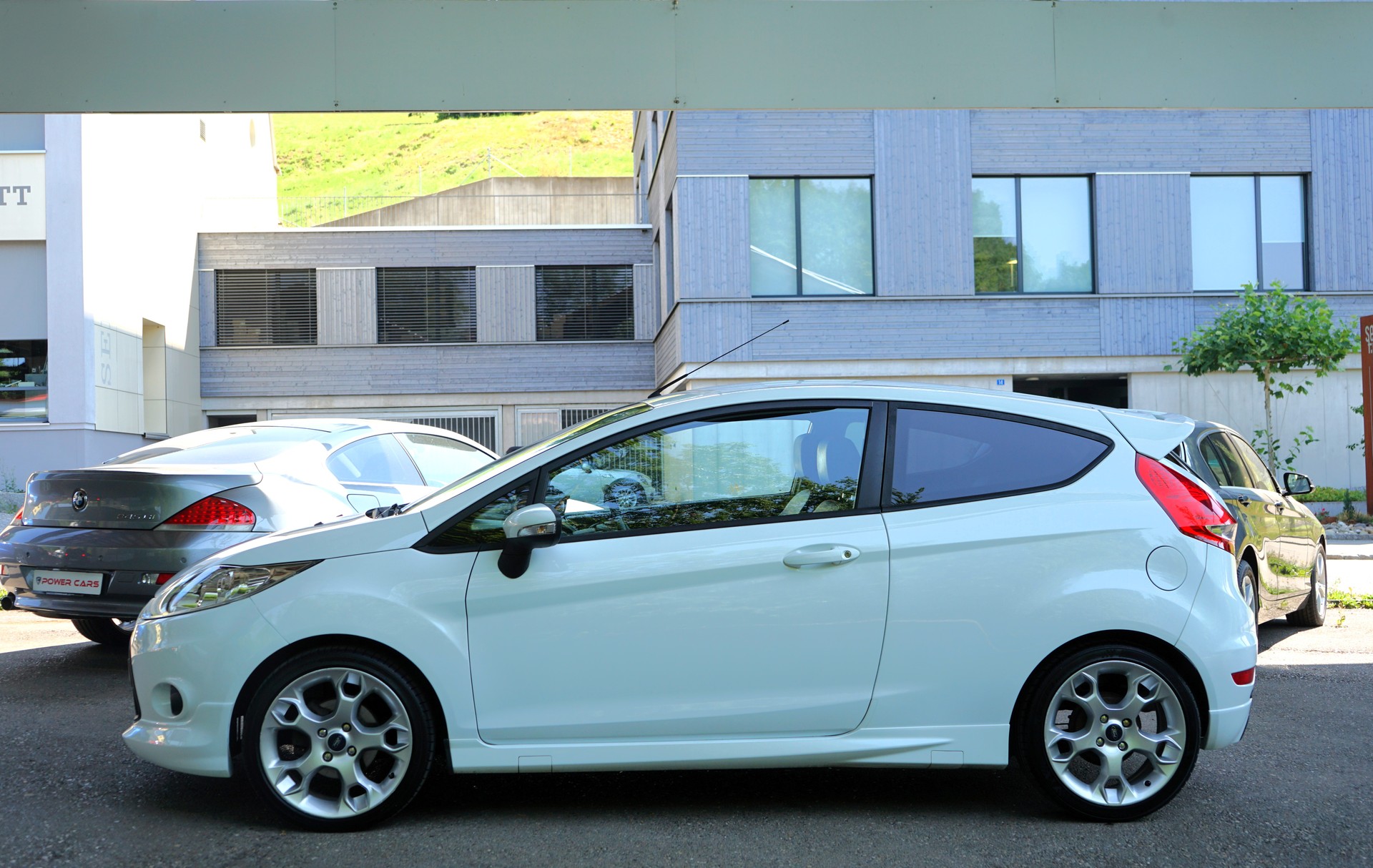 FORD Fiesta 1.6 16V Sport-image-2