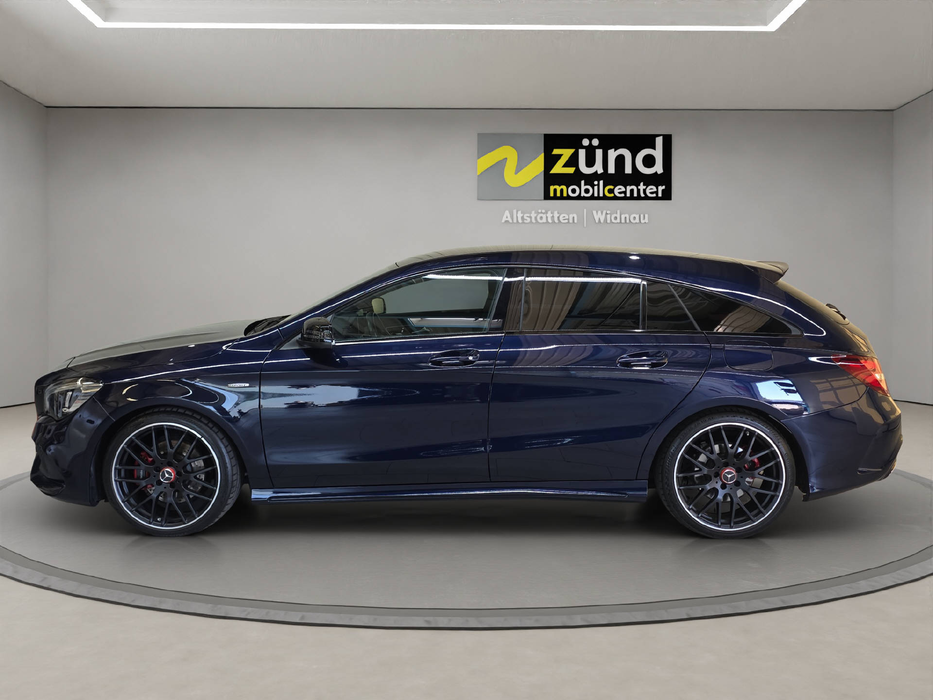 MERCEDES-BENZ CLA 250 Sport 4m Shooting Brake-image-1